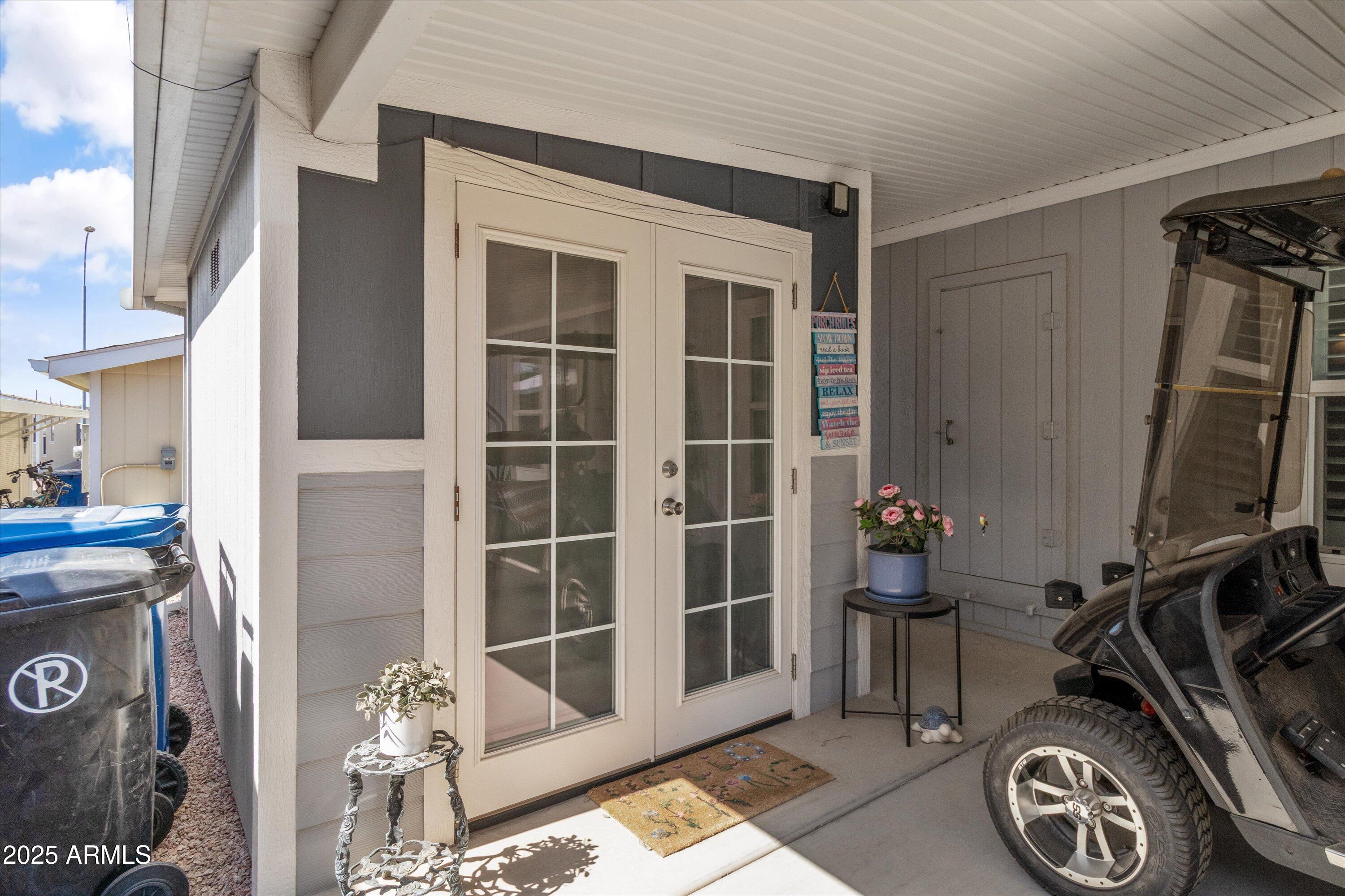 650 N HAWES Road, 3717