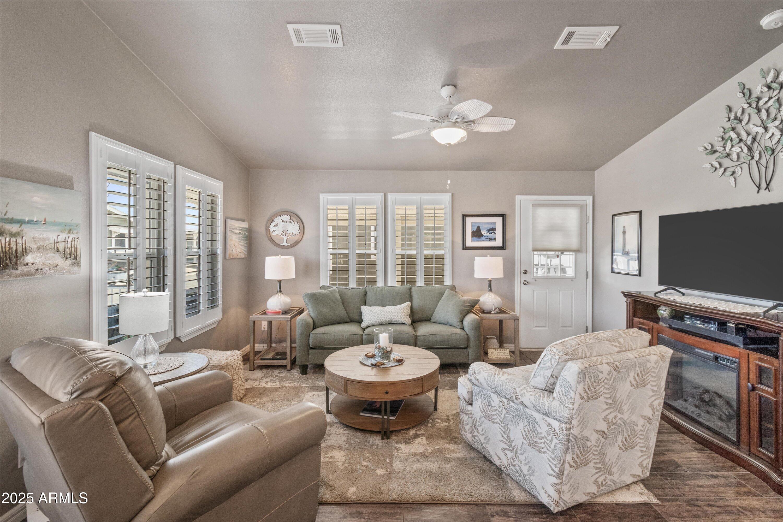 650 N HAWES Road, 3717