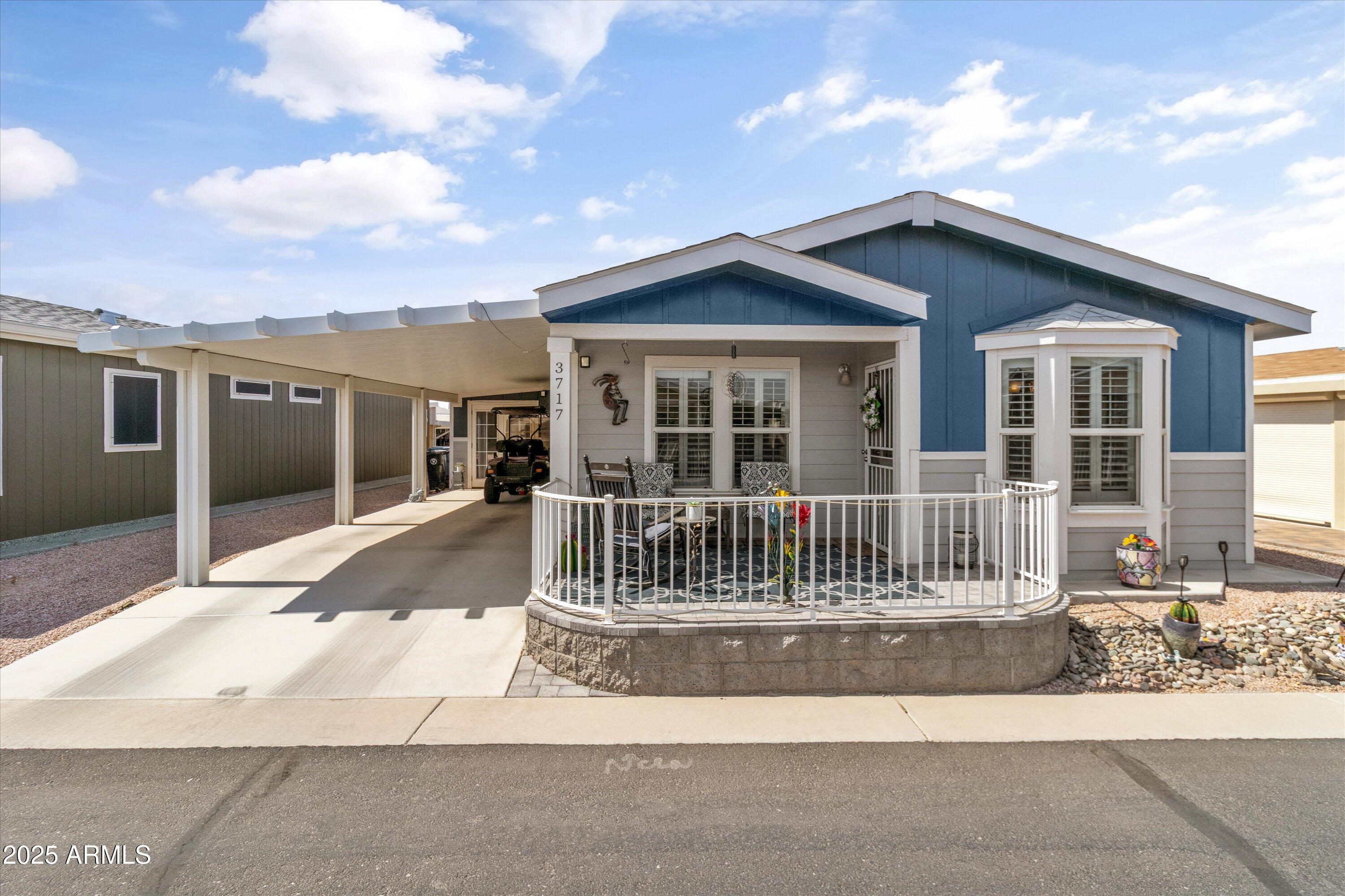 650 N HAWES Road, 3717