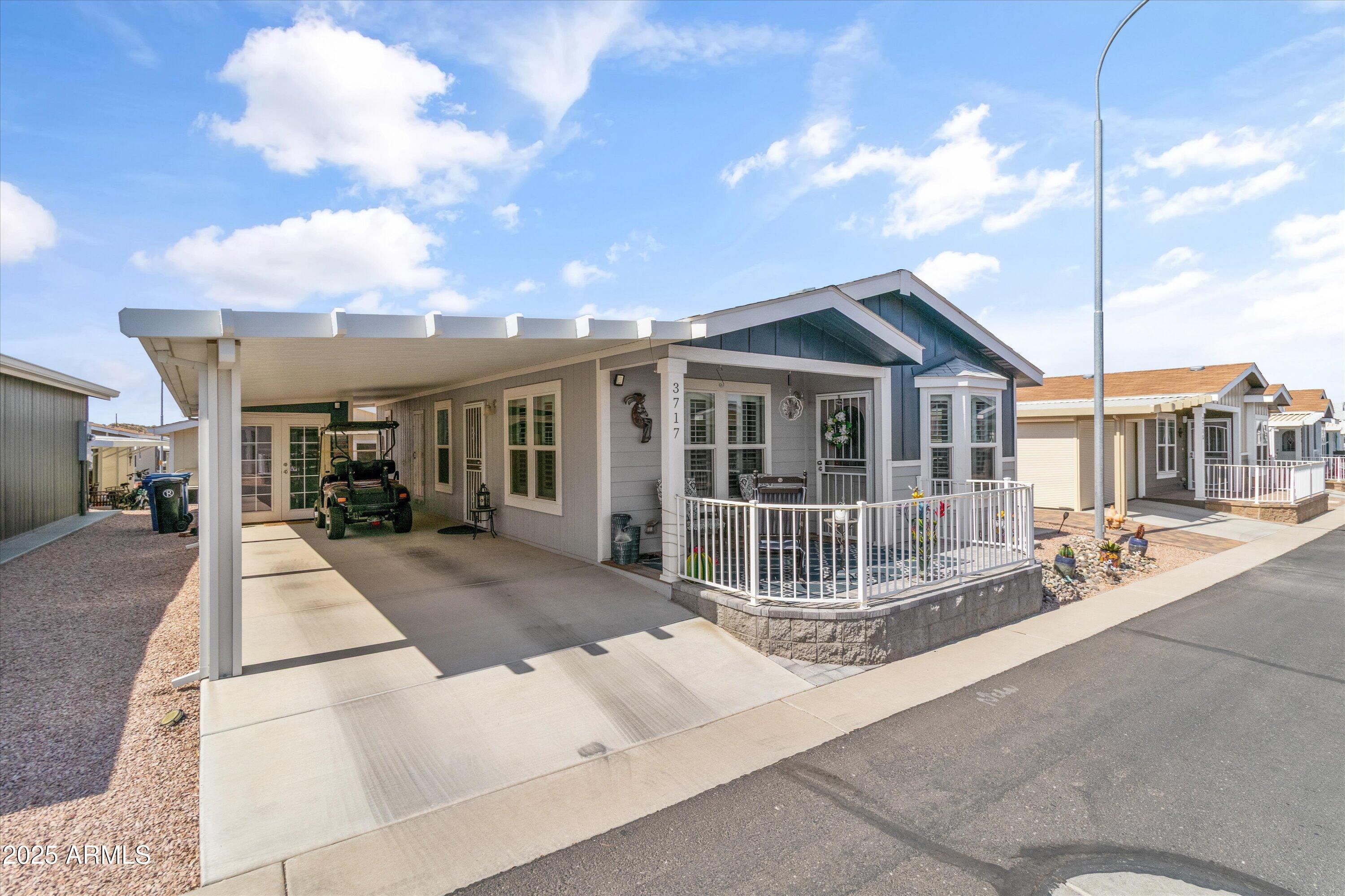 650 N HAWES Road, 3717