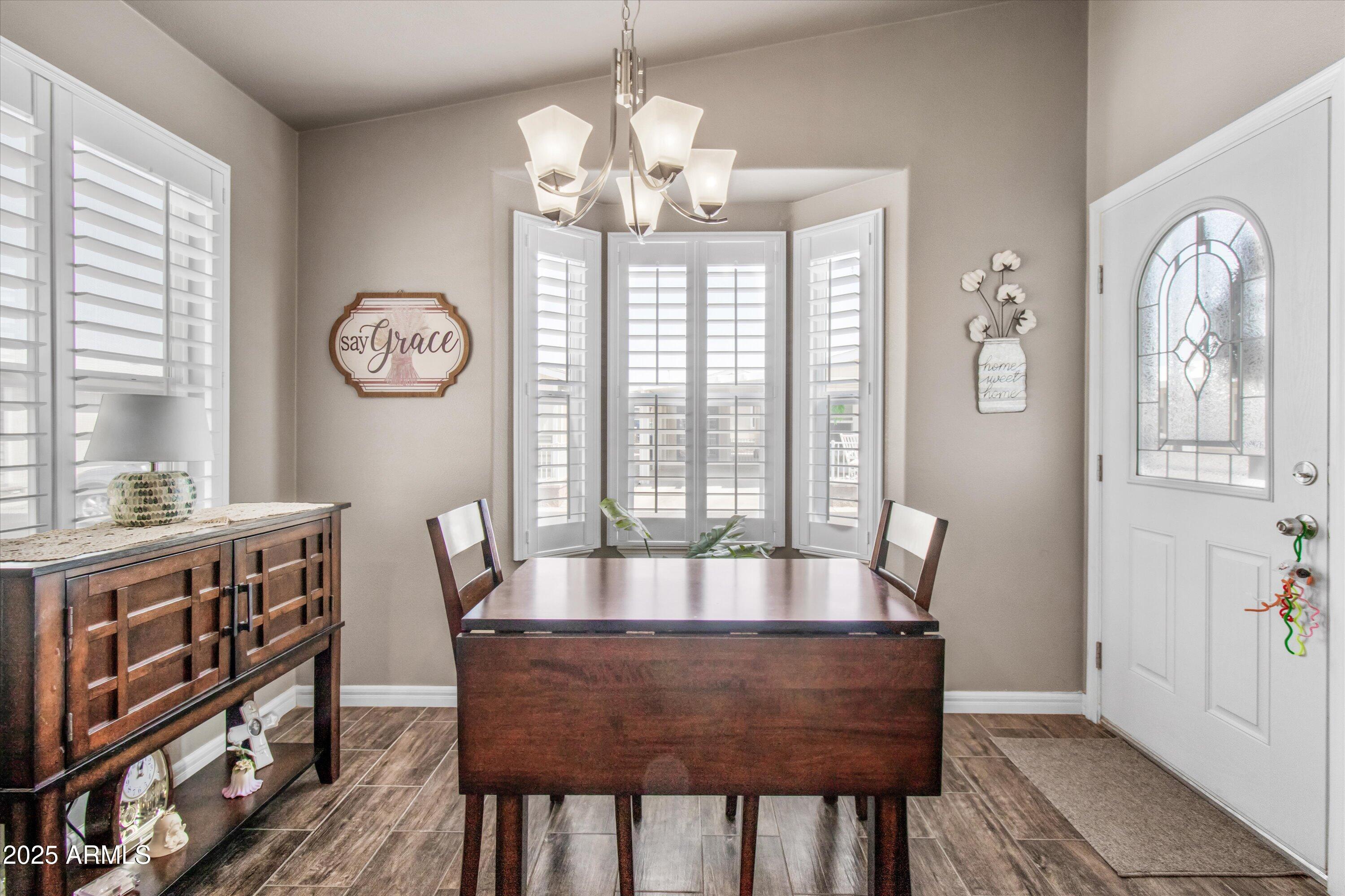 650 N HAWES Road, 3717