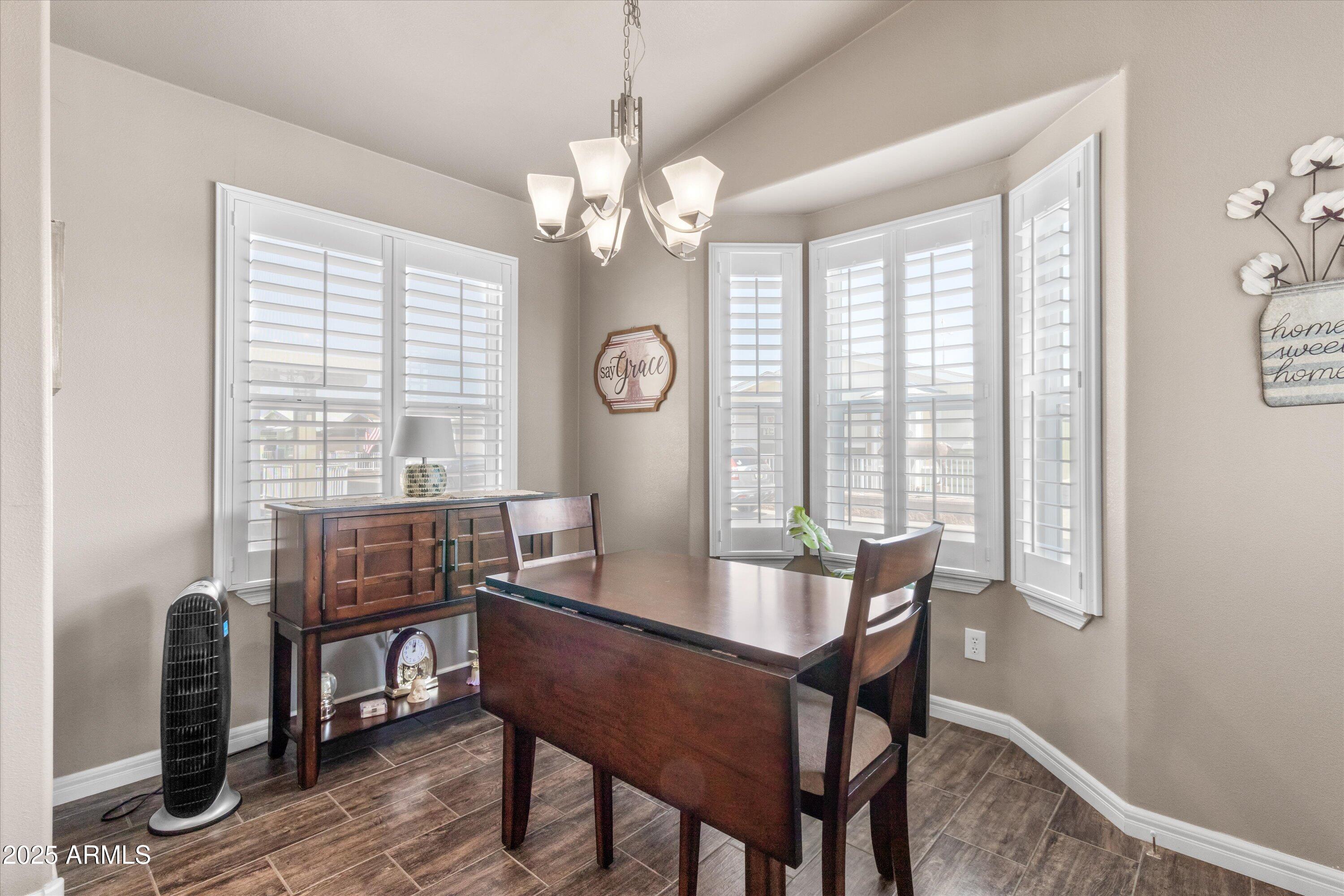 650 N HAWES Road, 3717