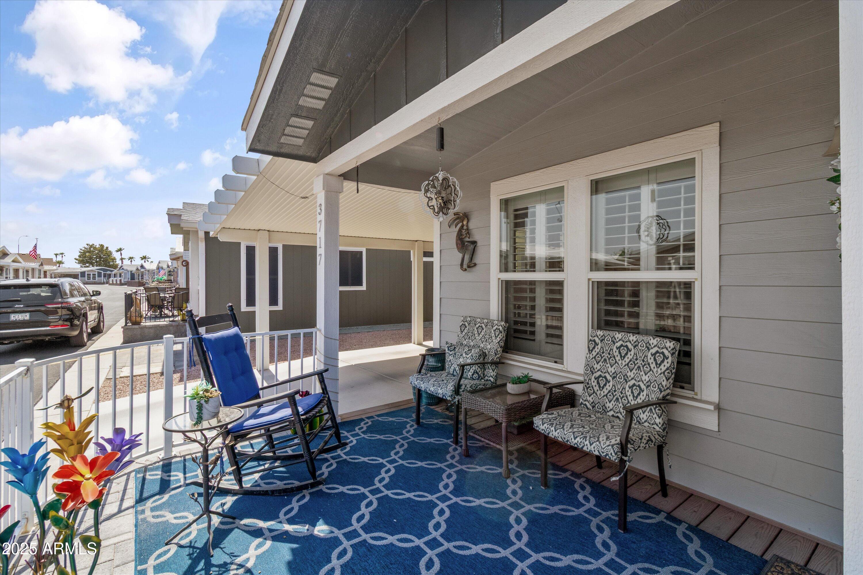 650 N HAWES Road, 3717