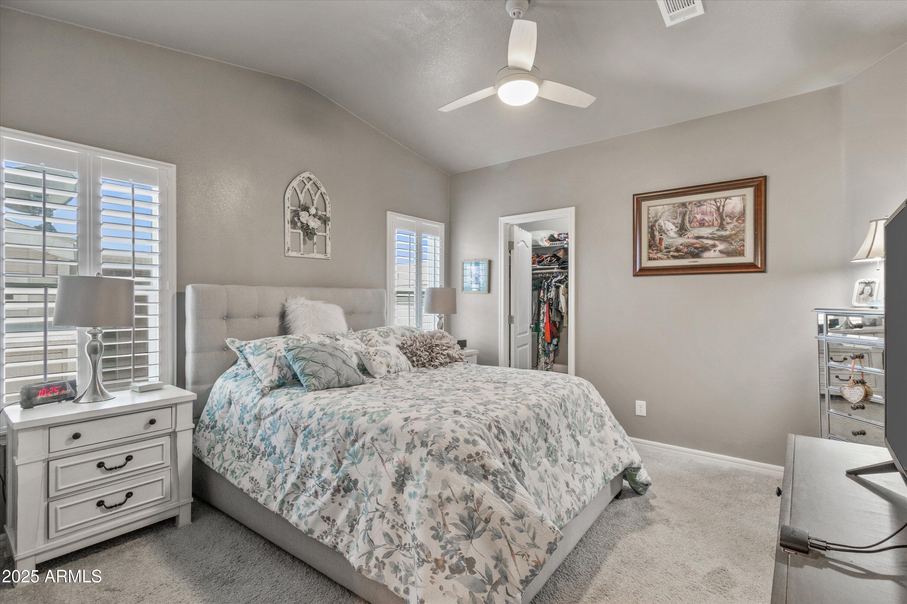 650 N HAWES Road, 3717