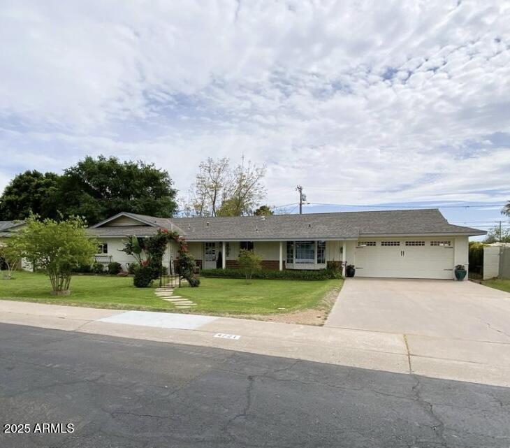 4721 E CLARENDON Avenue