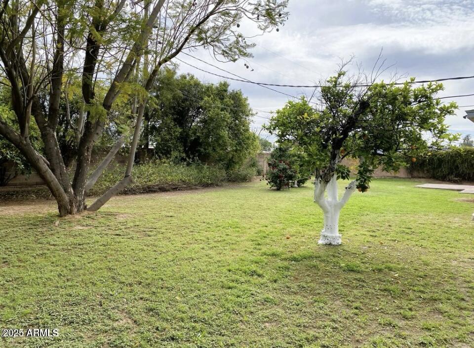 4721 E CLARENDON Avenue