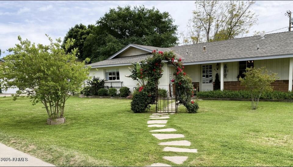 4721 E CLARENDON Avenue