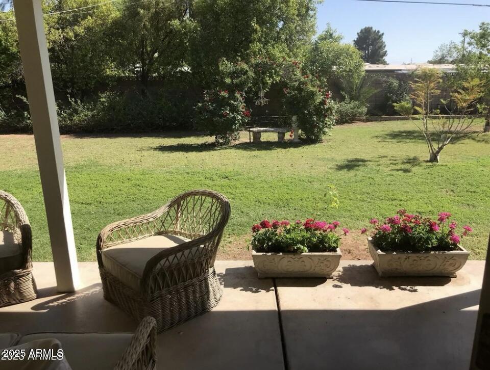 4721 E CLARENDON Avenue