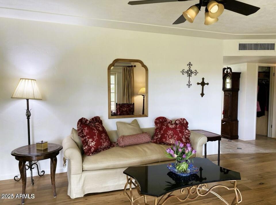 4721 E CLARENDON Avenue