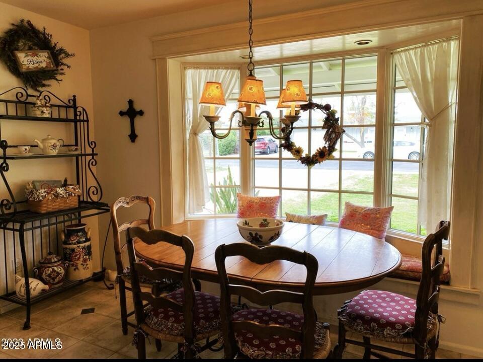 4721 E CLARENDON Avenue