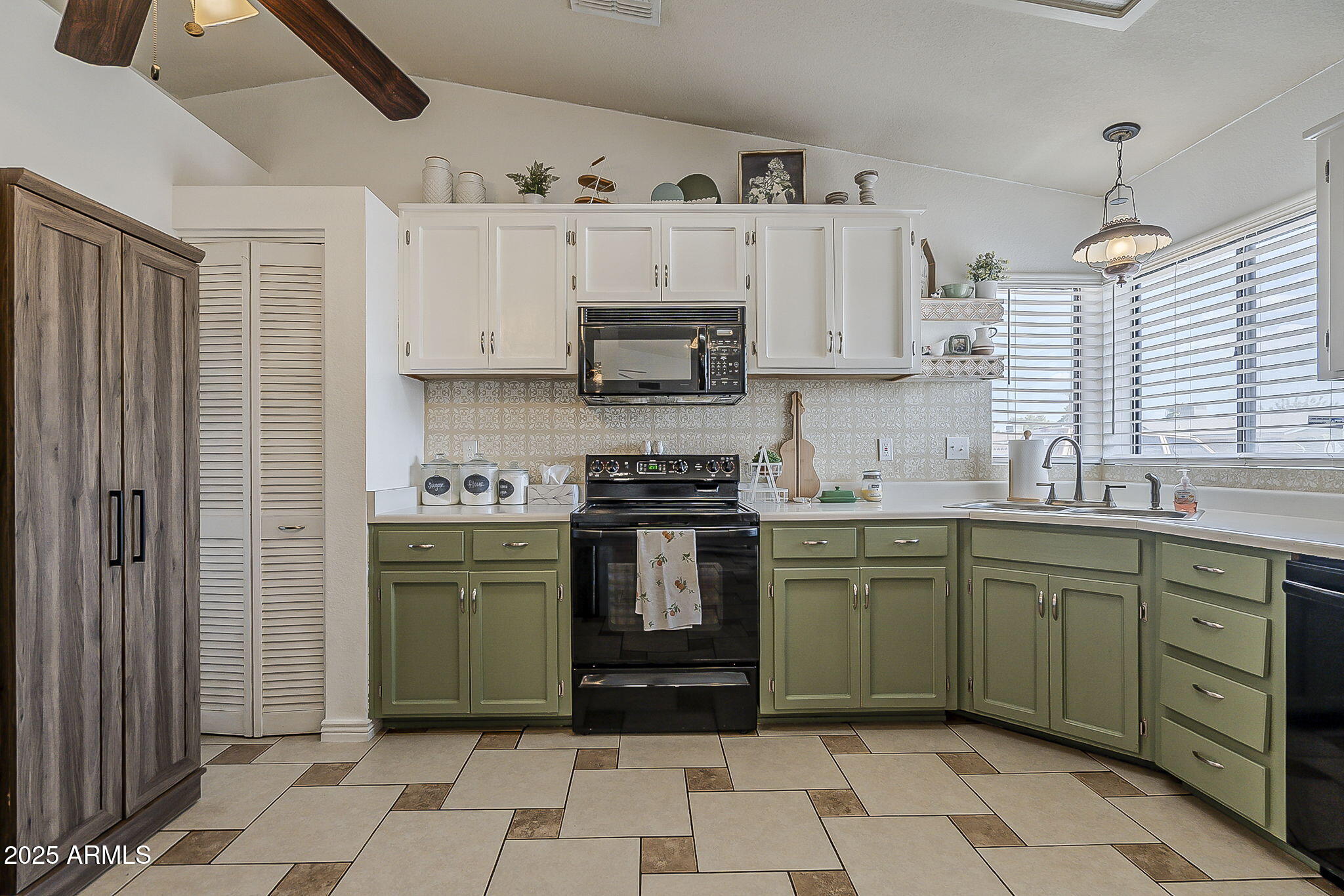 6330 E EVERGREEN Street