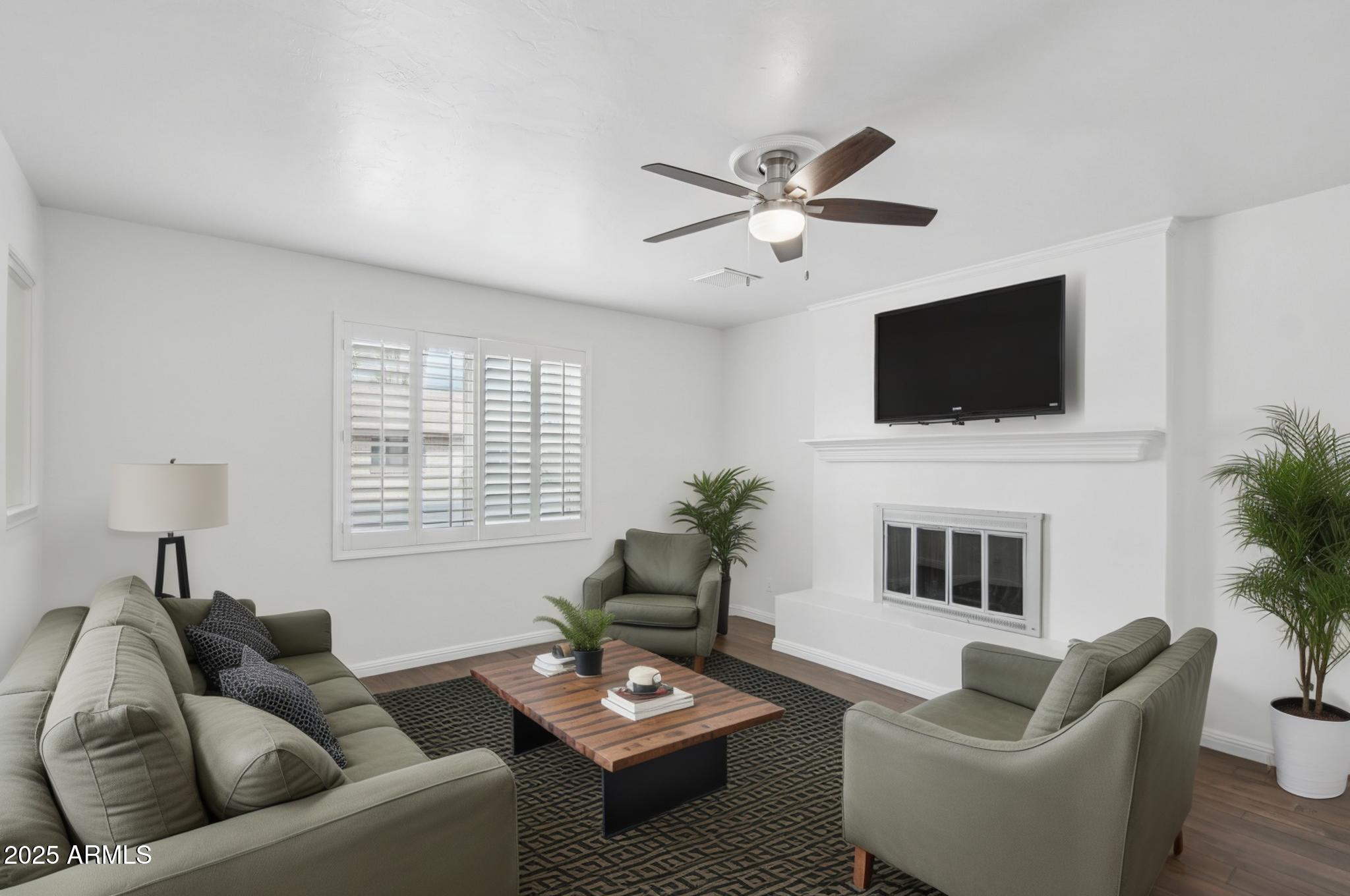 1261 W KILAREA Avenue