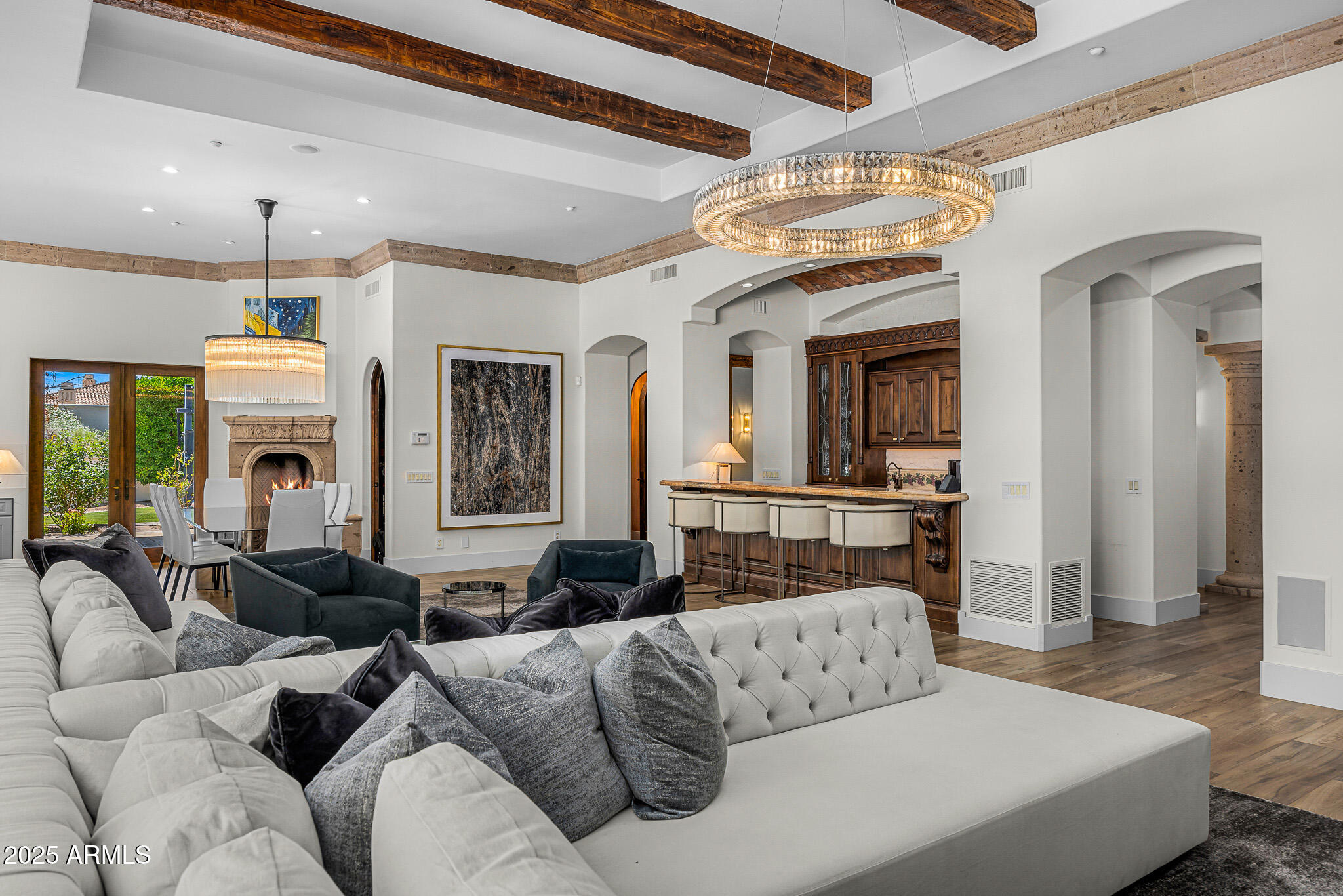 6809 E DOUBLETREE RANCH Road