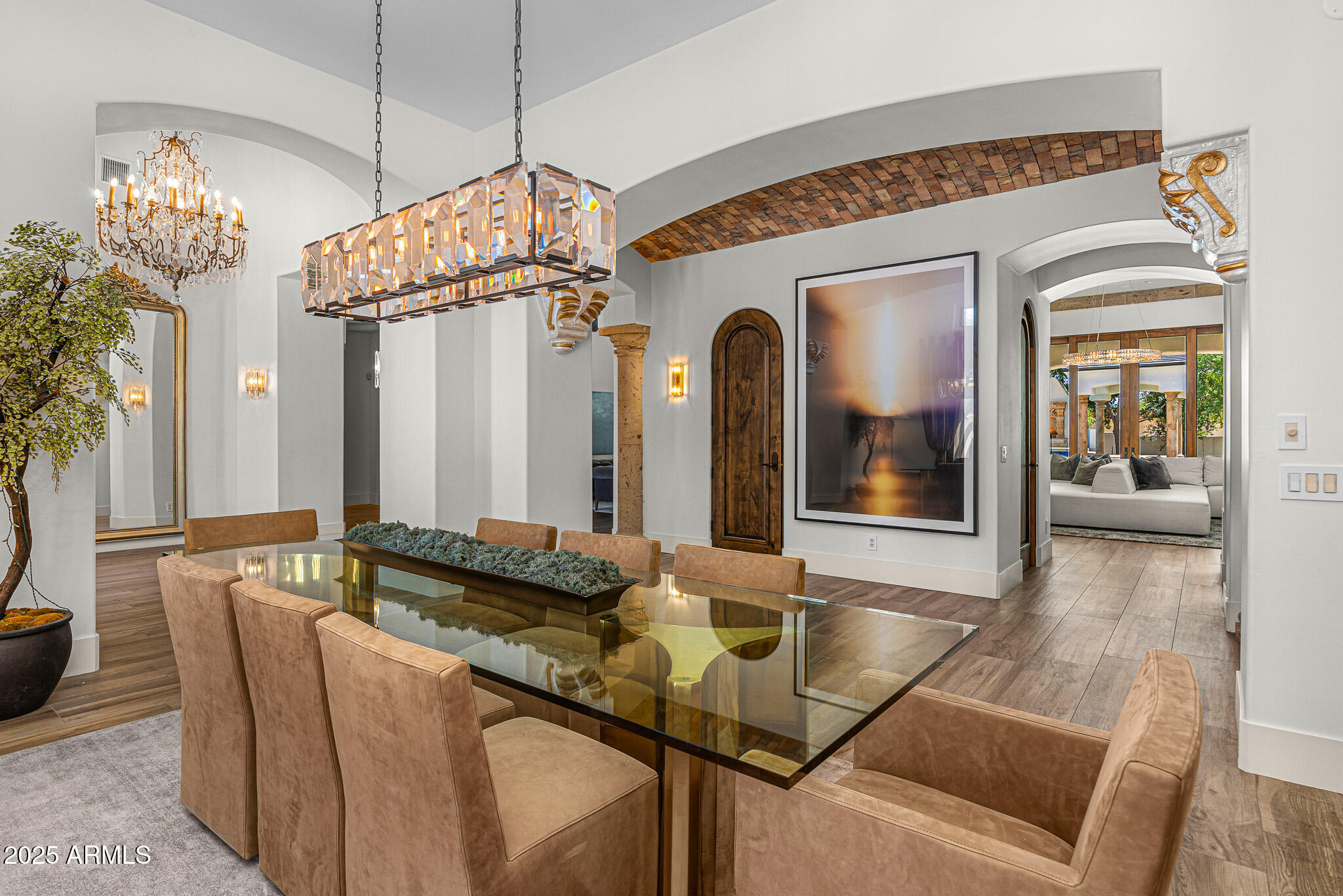 6809 E DOUBLETREE RANCH Road