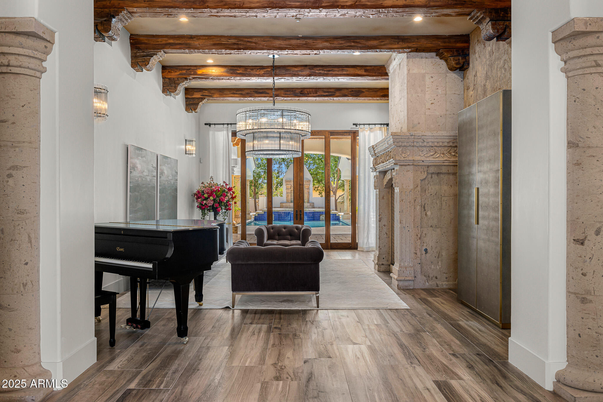 6809 E DOUBLETREE RANCH Road