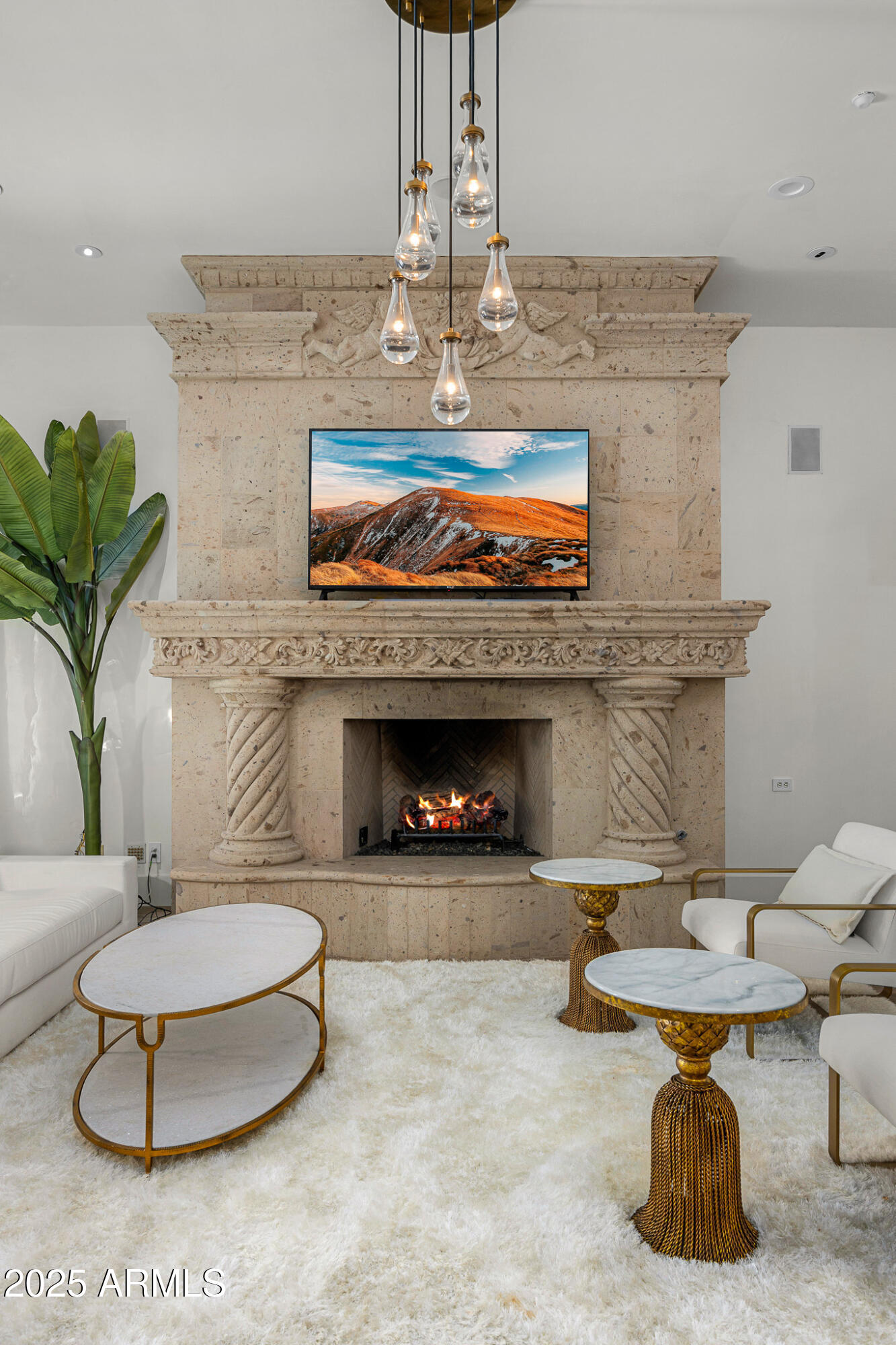 6809 E DOUBLETREE RANCH Road