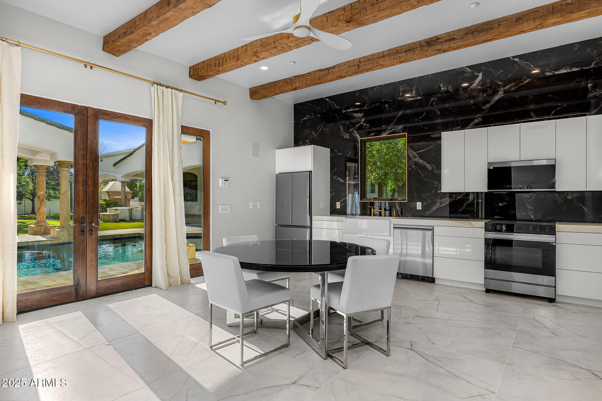 6809 E DOUBLETREE RANCH Road