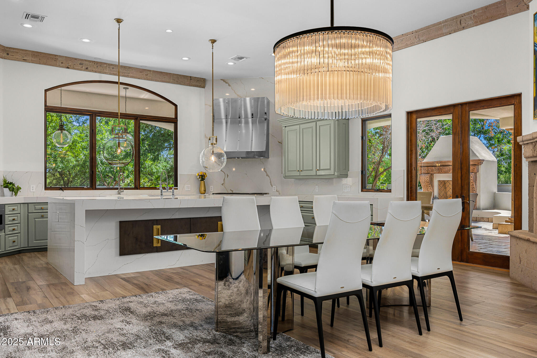 6809 E DOUBLETREE RANCH Road