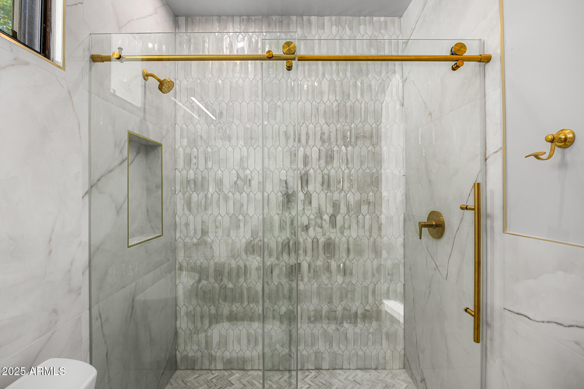 6809 E DOUBLETREE RANCH Road