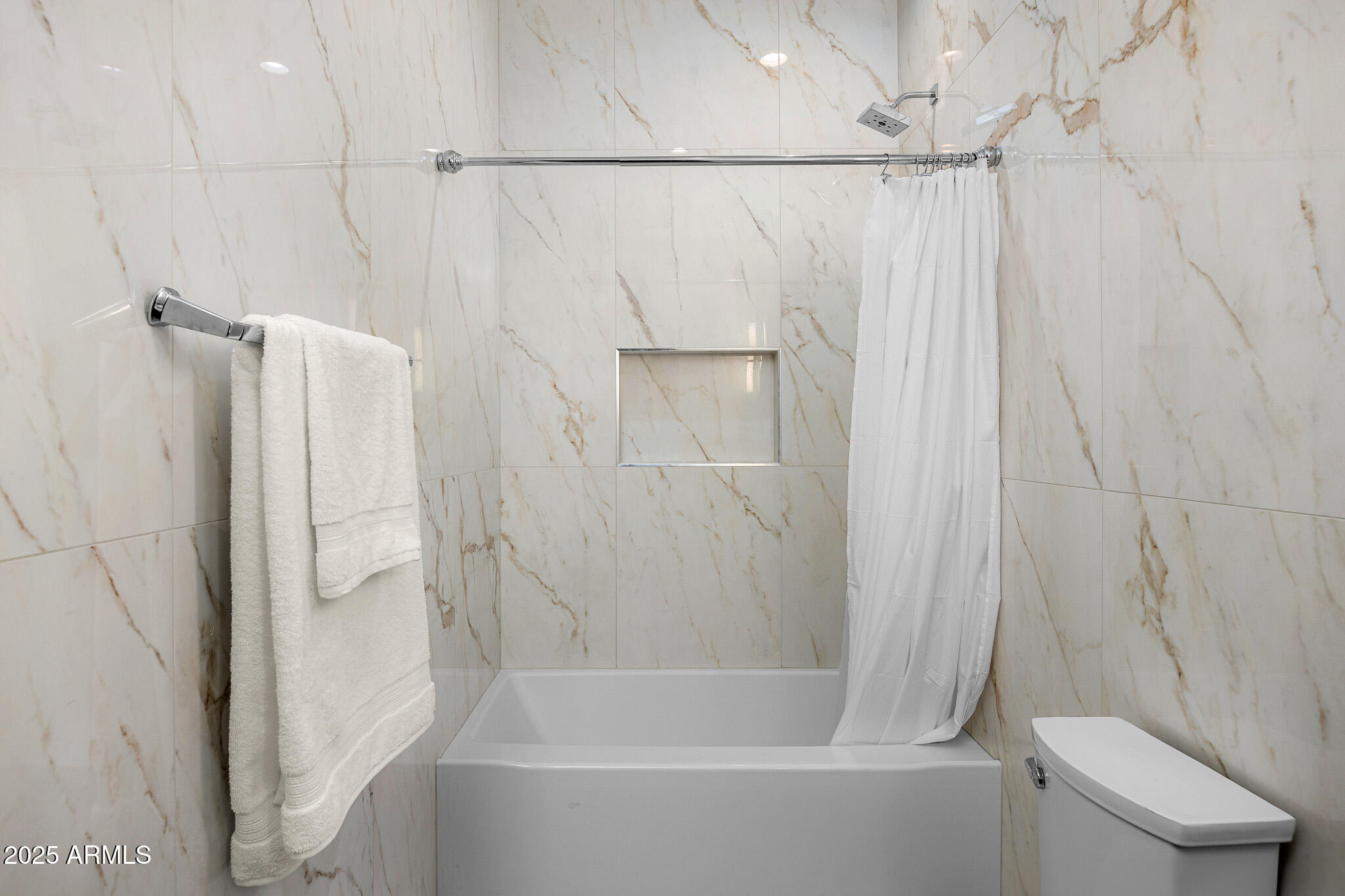 6809 E DOUBLETREE RANCH Road