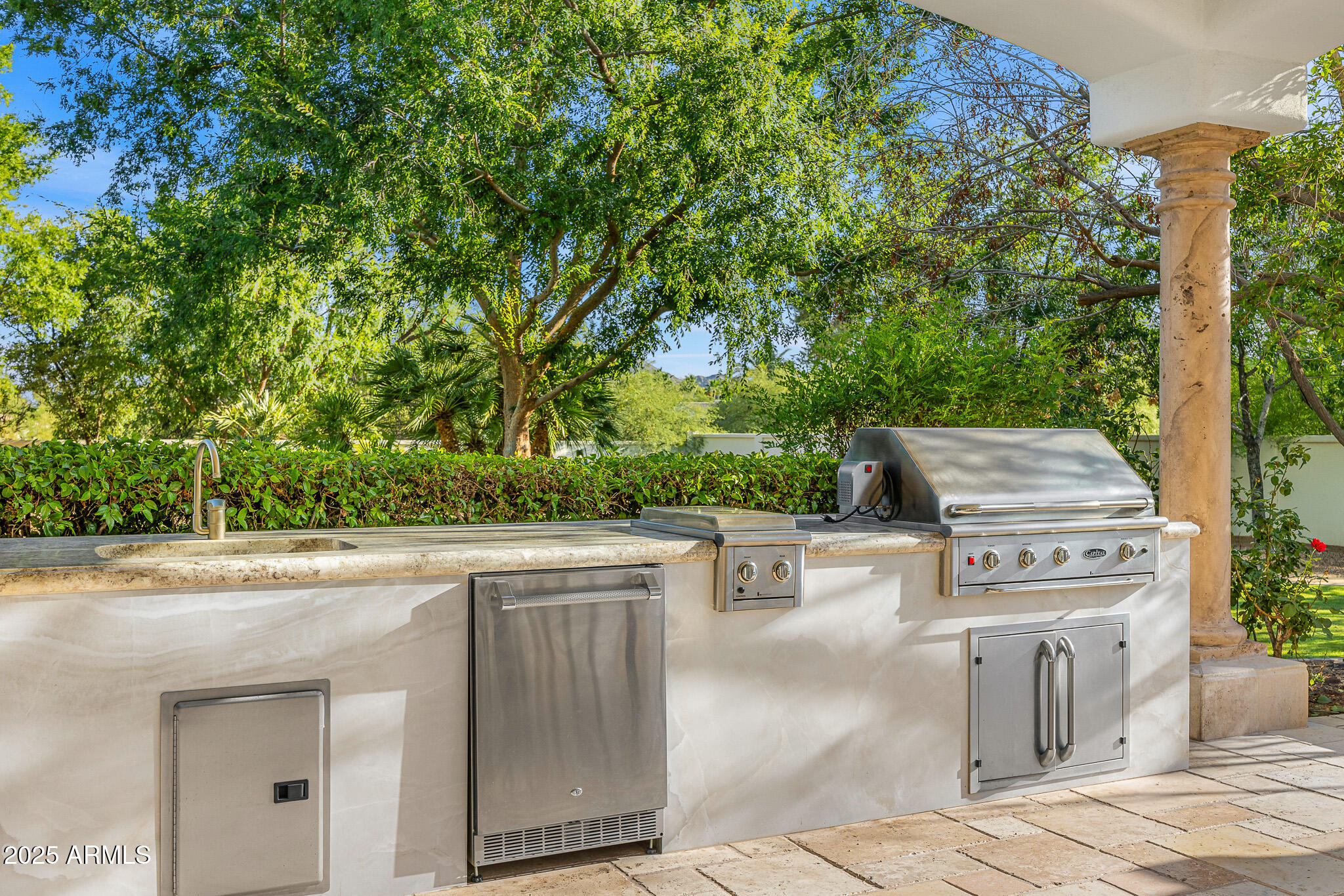 6809 E DOUBLETREE RANCH Road