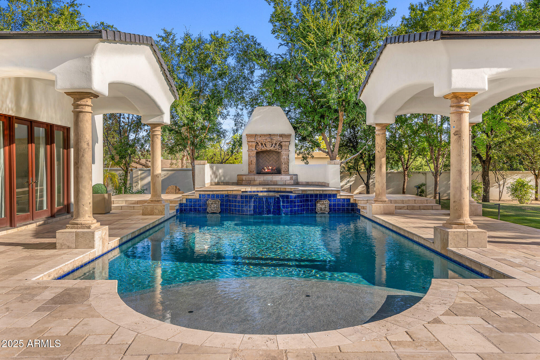 6809 E DOUBLETREE RANCH Road