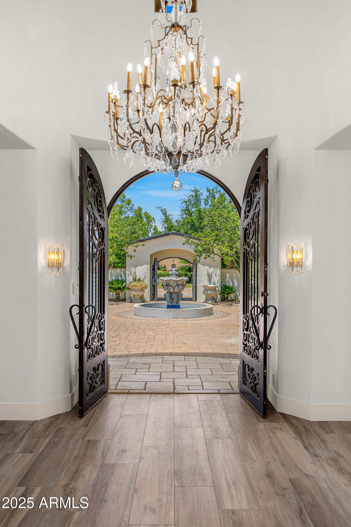 6809 E DOUBLETREE RANCH Road