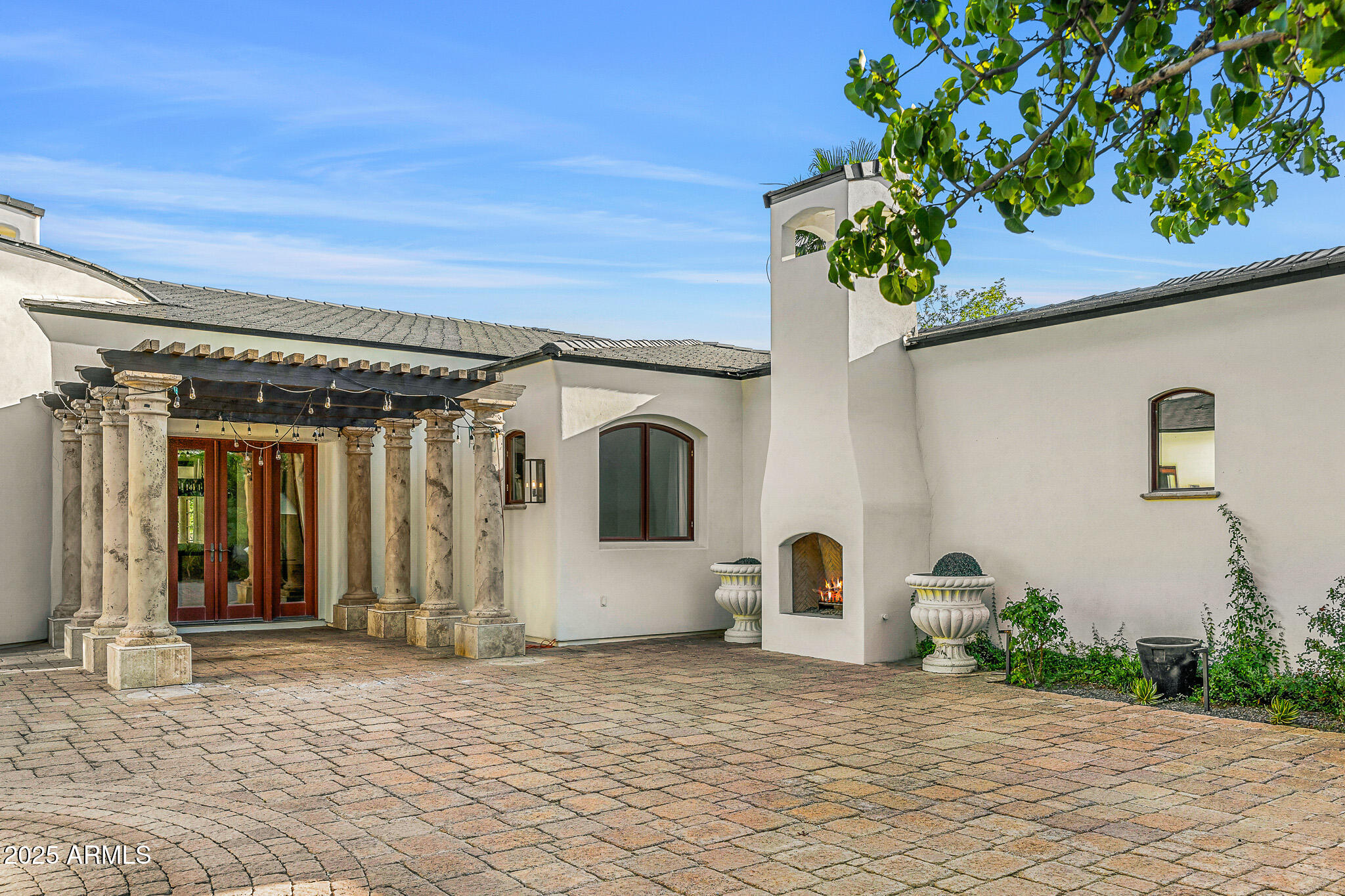 6809 E DOUBLETREE RANCH Road