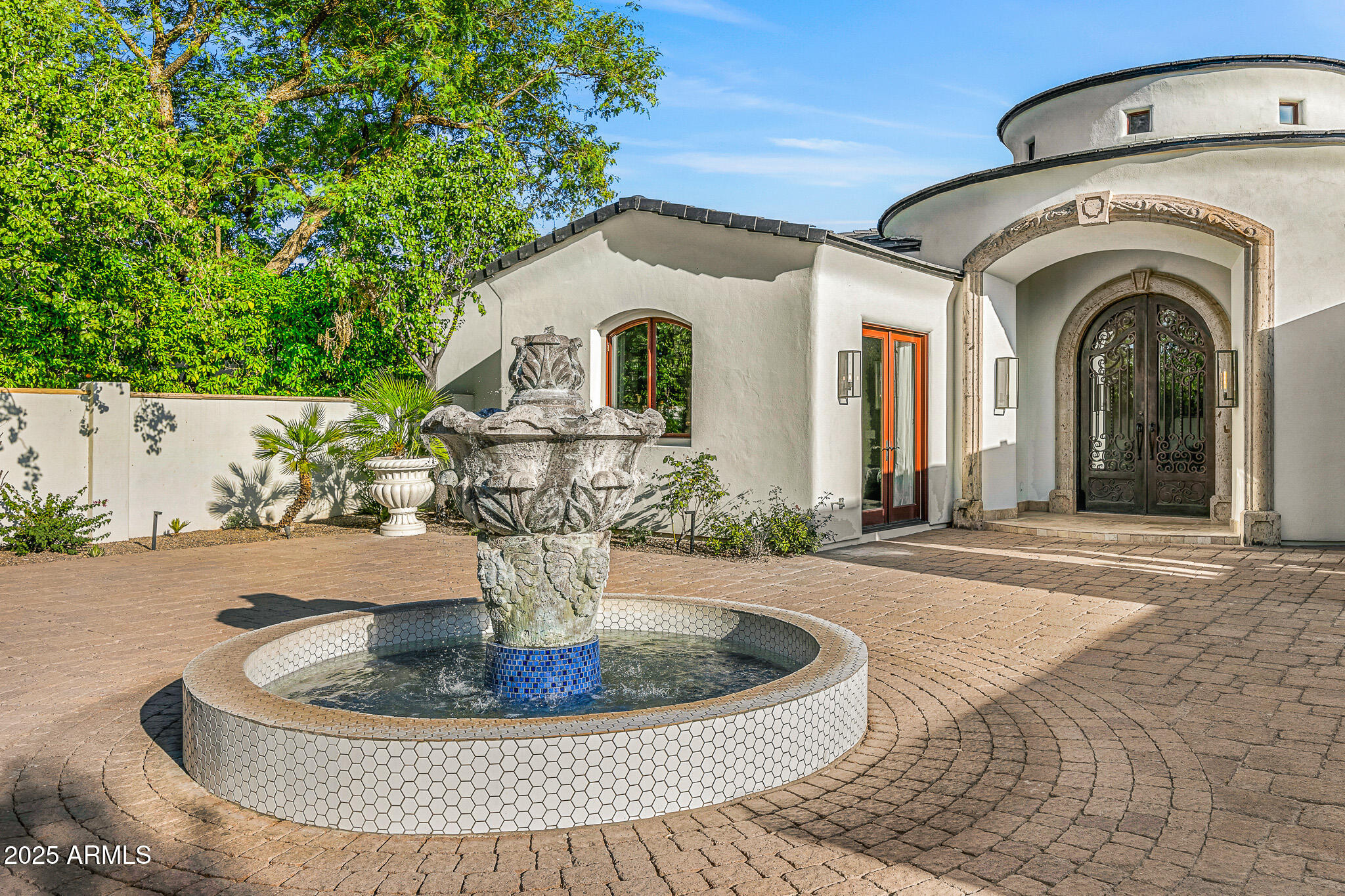 6809 E DOUBLETREE RANCH Road