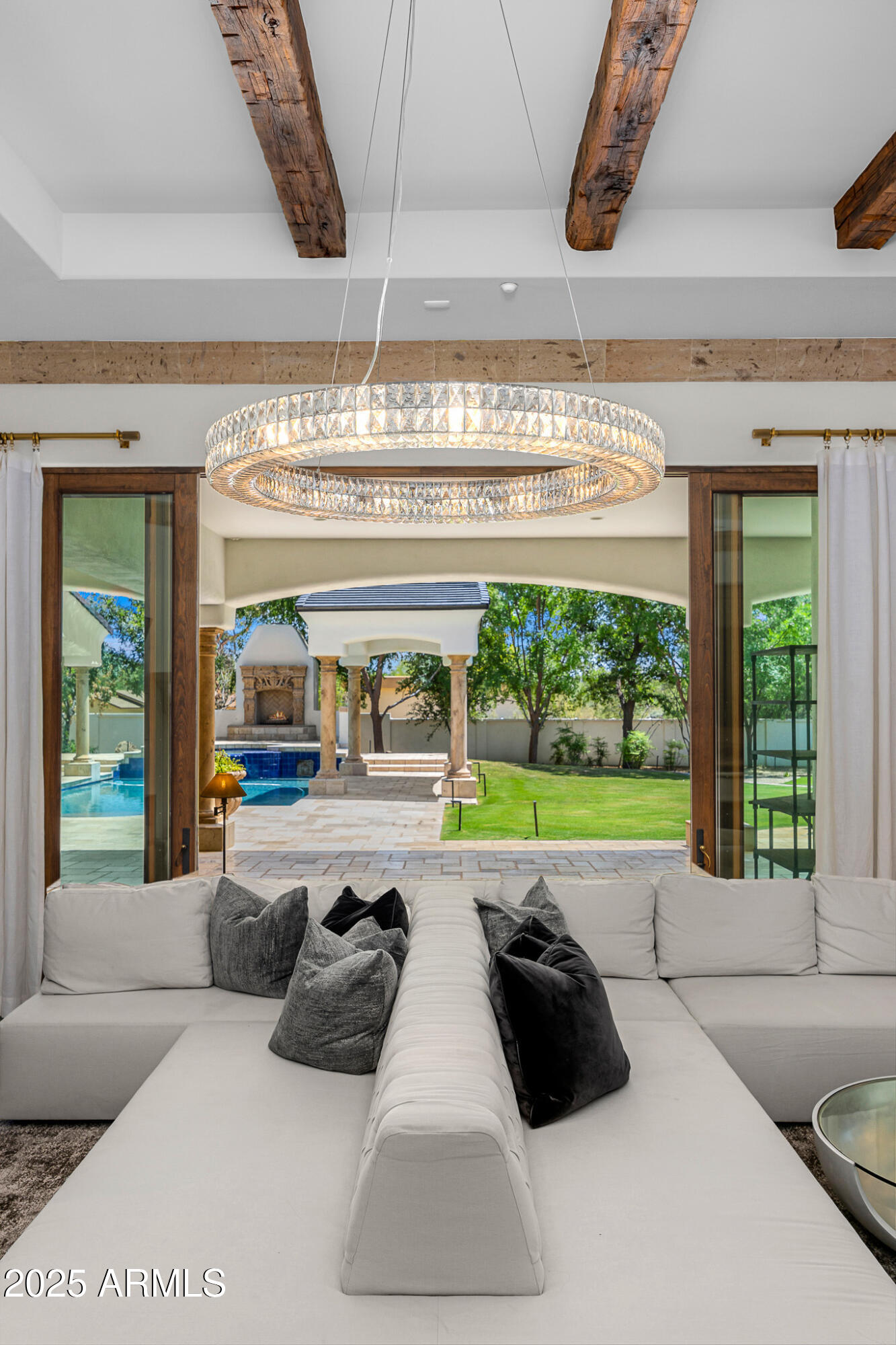 6809 E DOUBLETREE RANCH Road