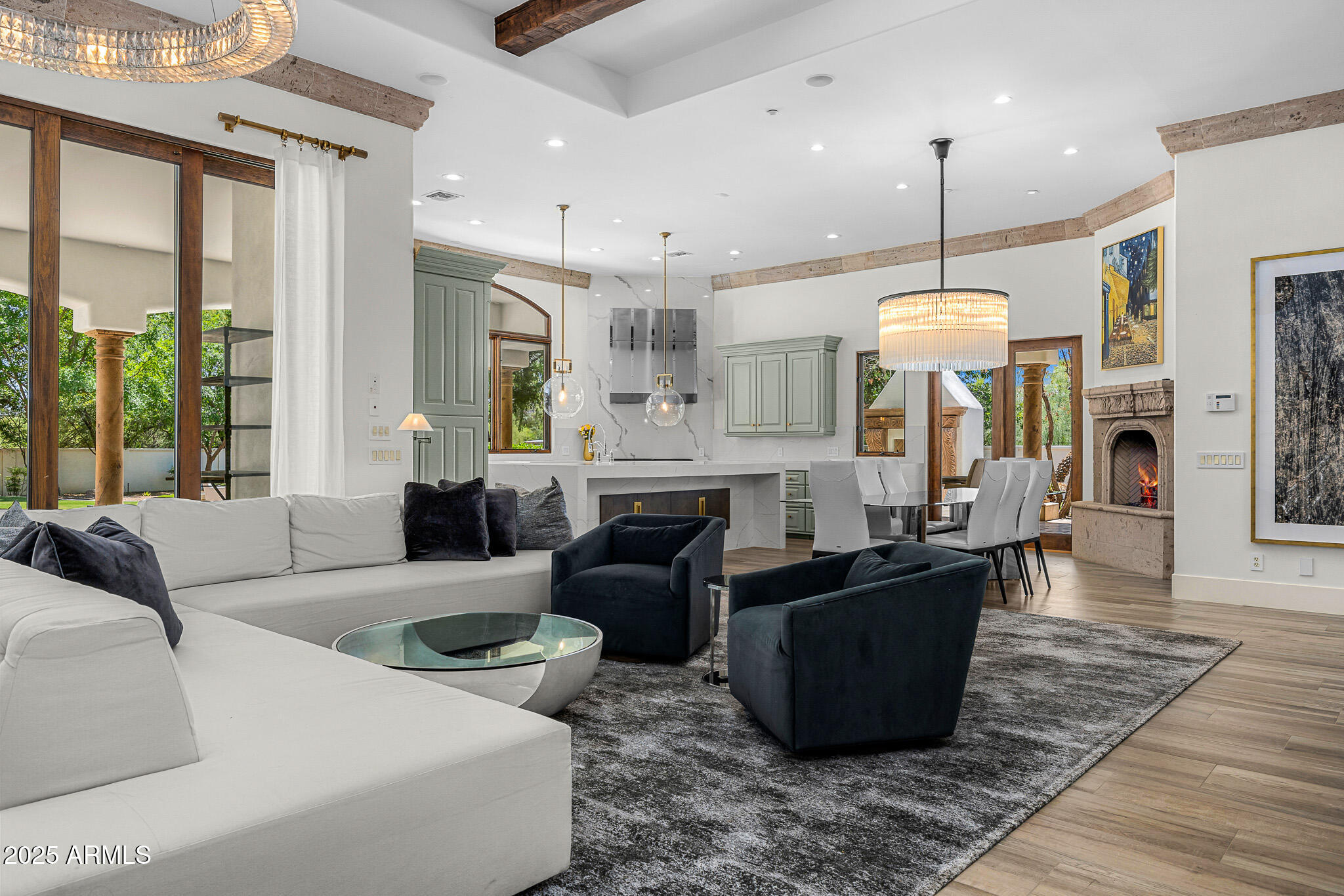 6809 E DOUBLETREE RANCH Road