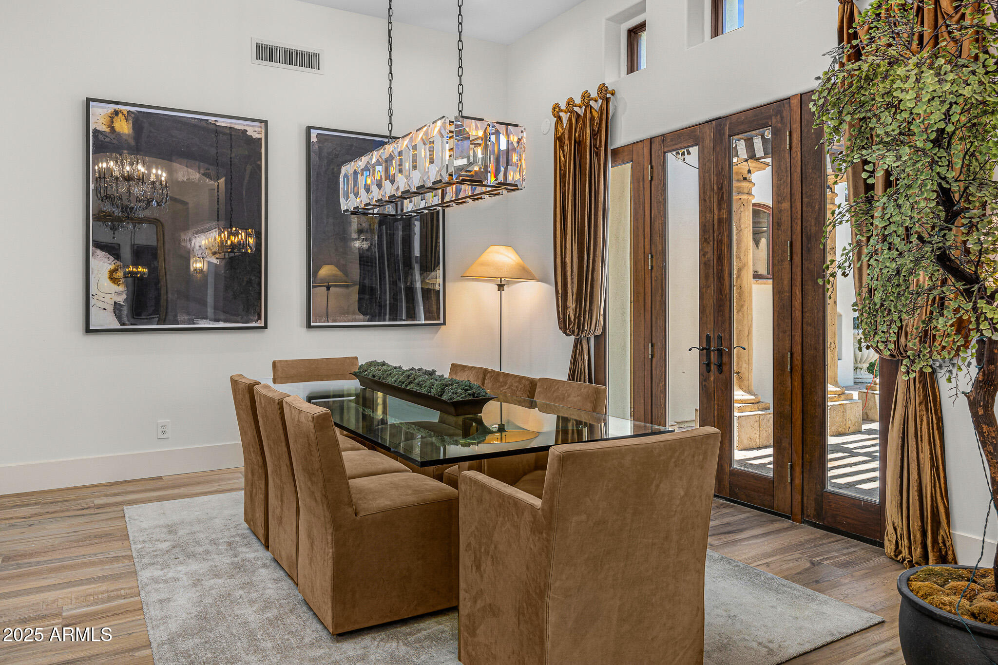 6809 E DOUBLETREE RANCH Road