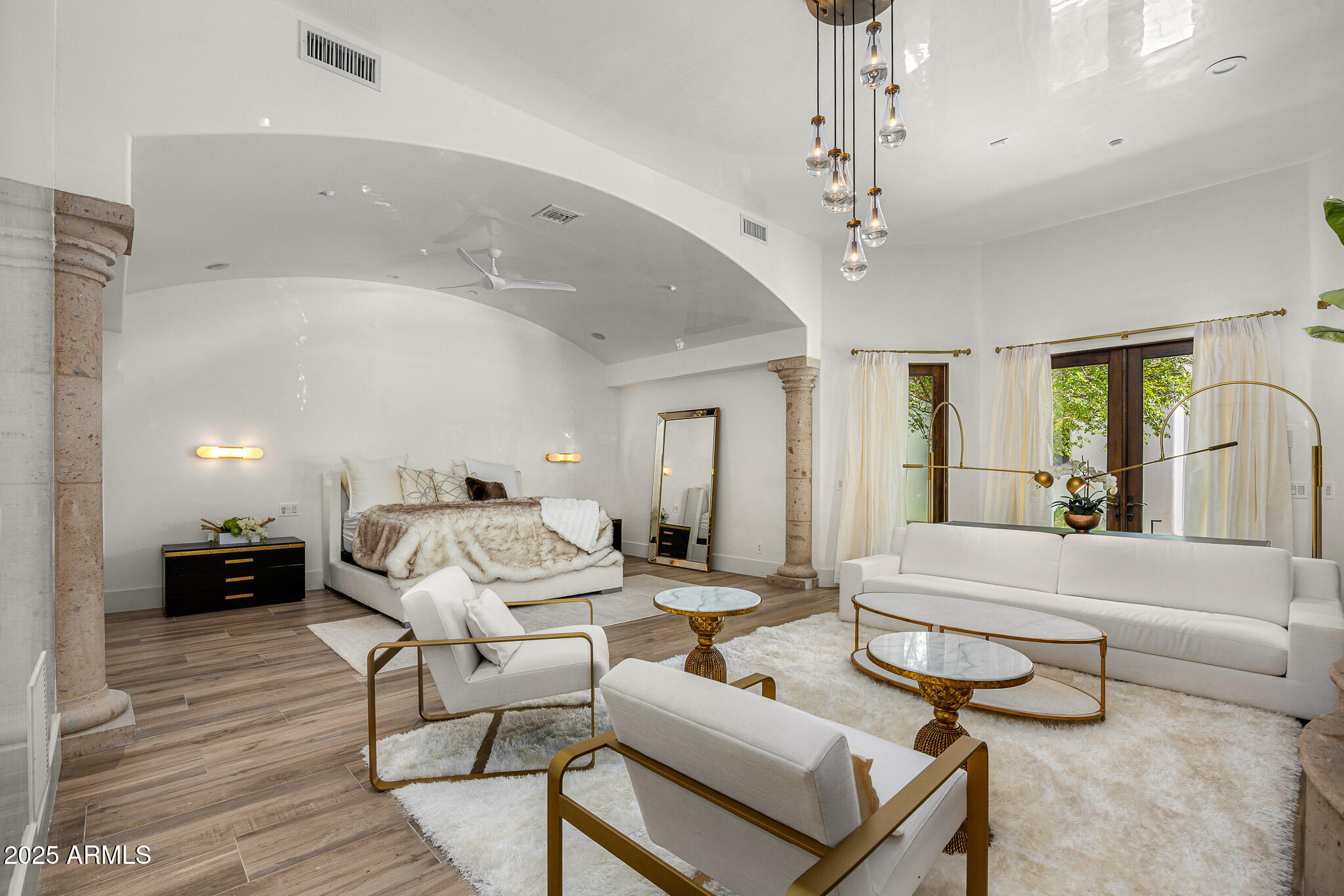 6809 E DOUBLETREE RANCH Road