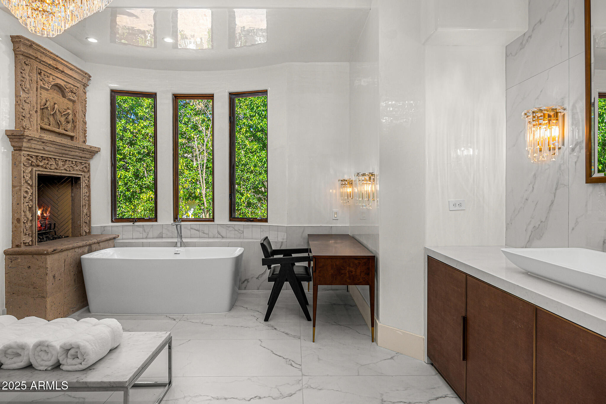 6809 E DOUBLETREE RANCH Road