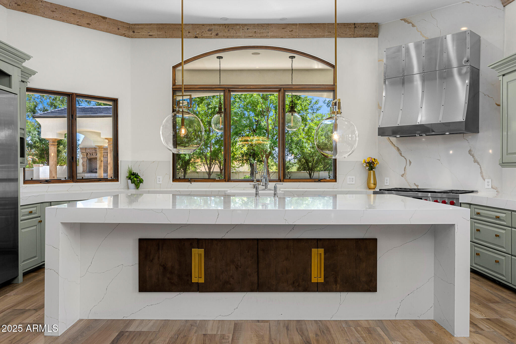 6809 E DOUBLETREE RANCH Road