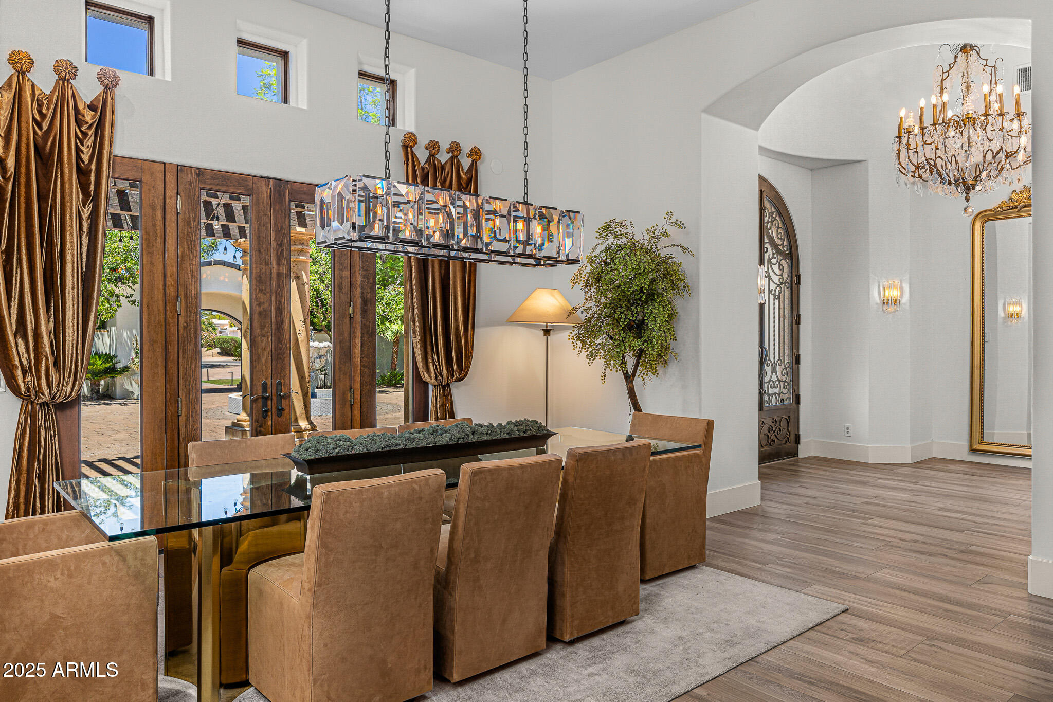 6809 E DOUBLETREE RANCH Road