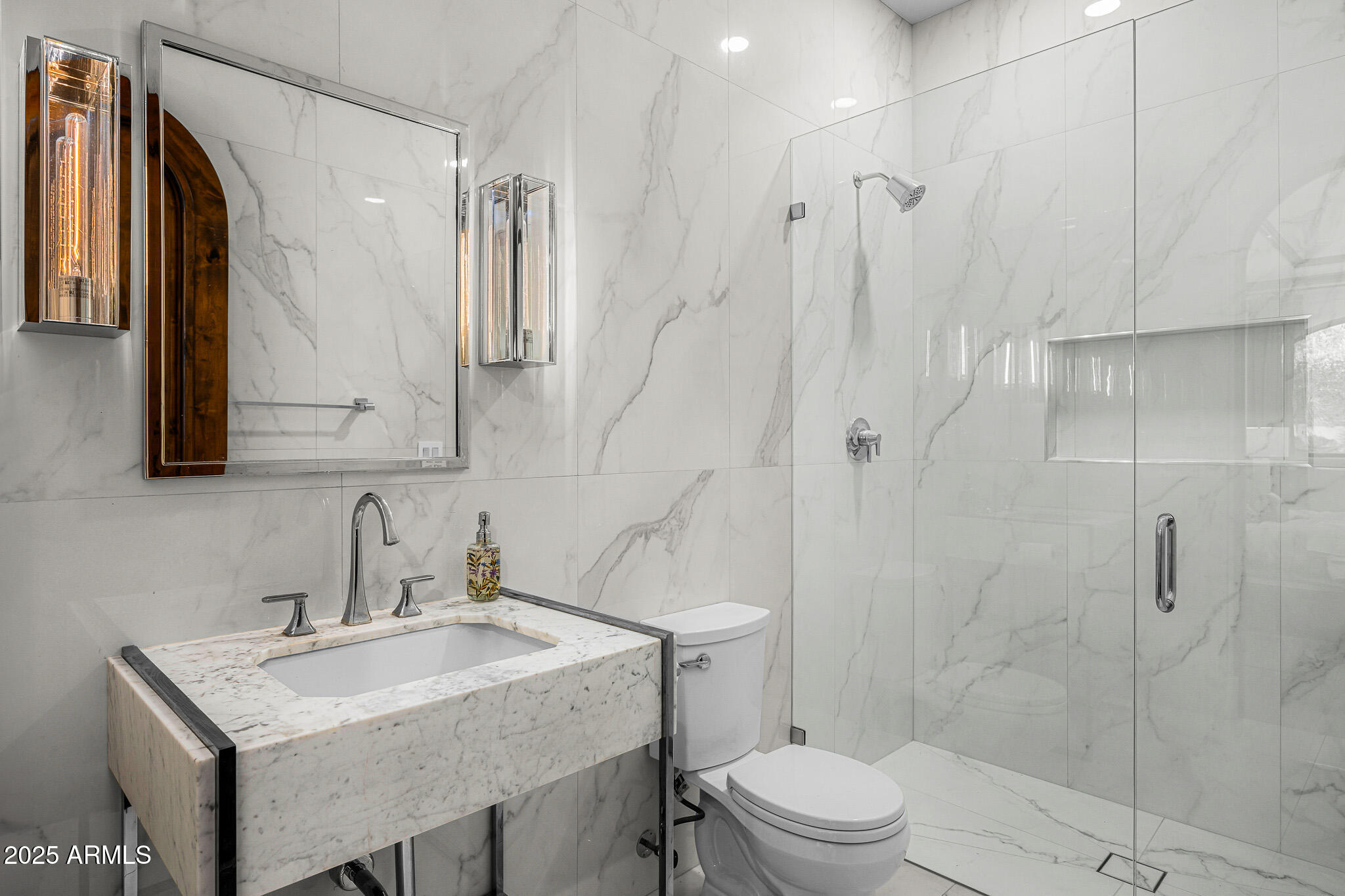 6809 E DOUBLETREE RANCH Road