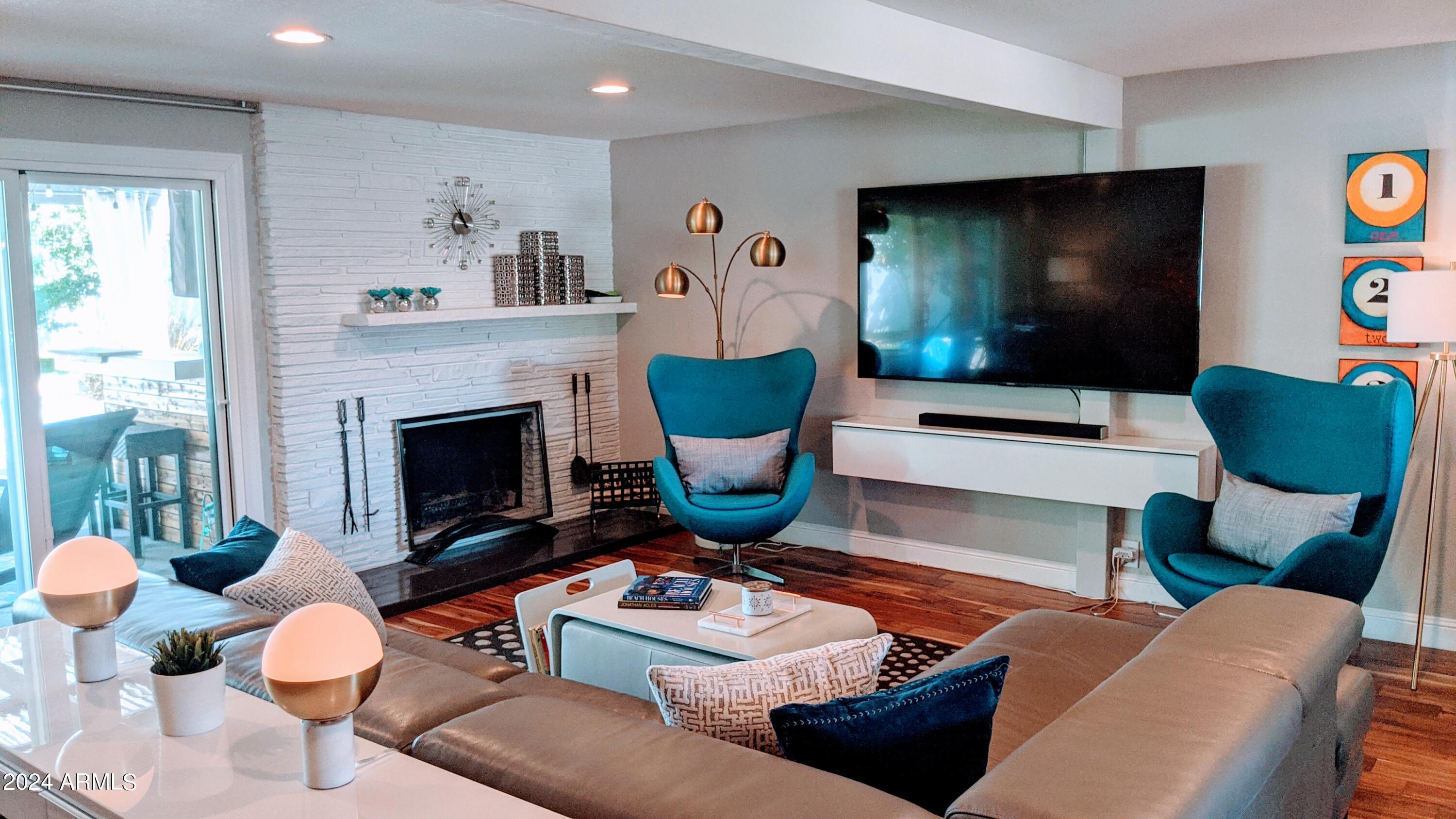 122 W PIERSON Street