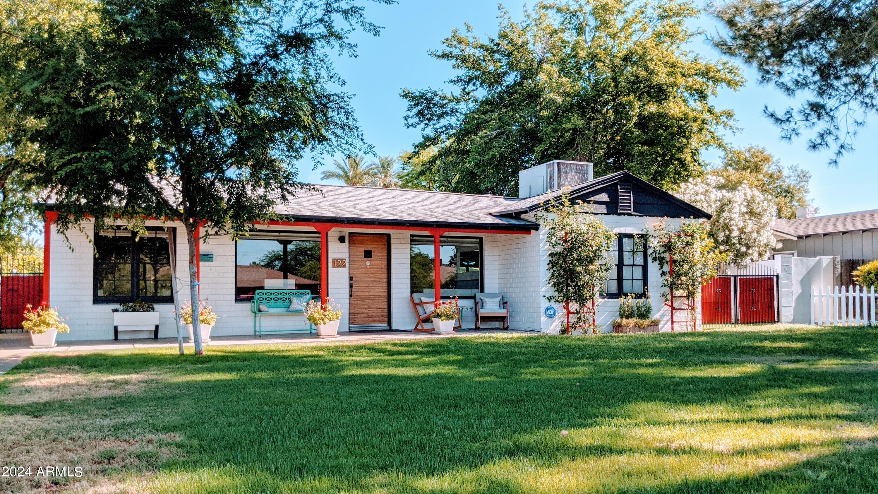 122 W PIERSON Street