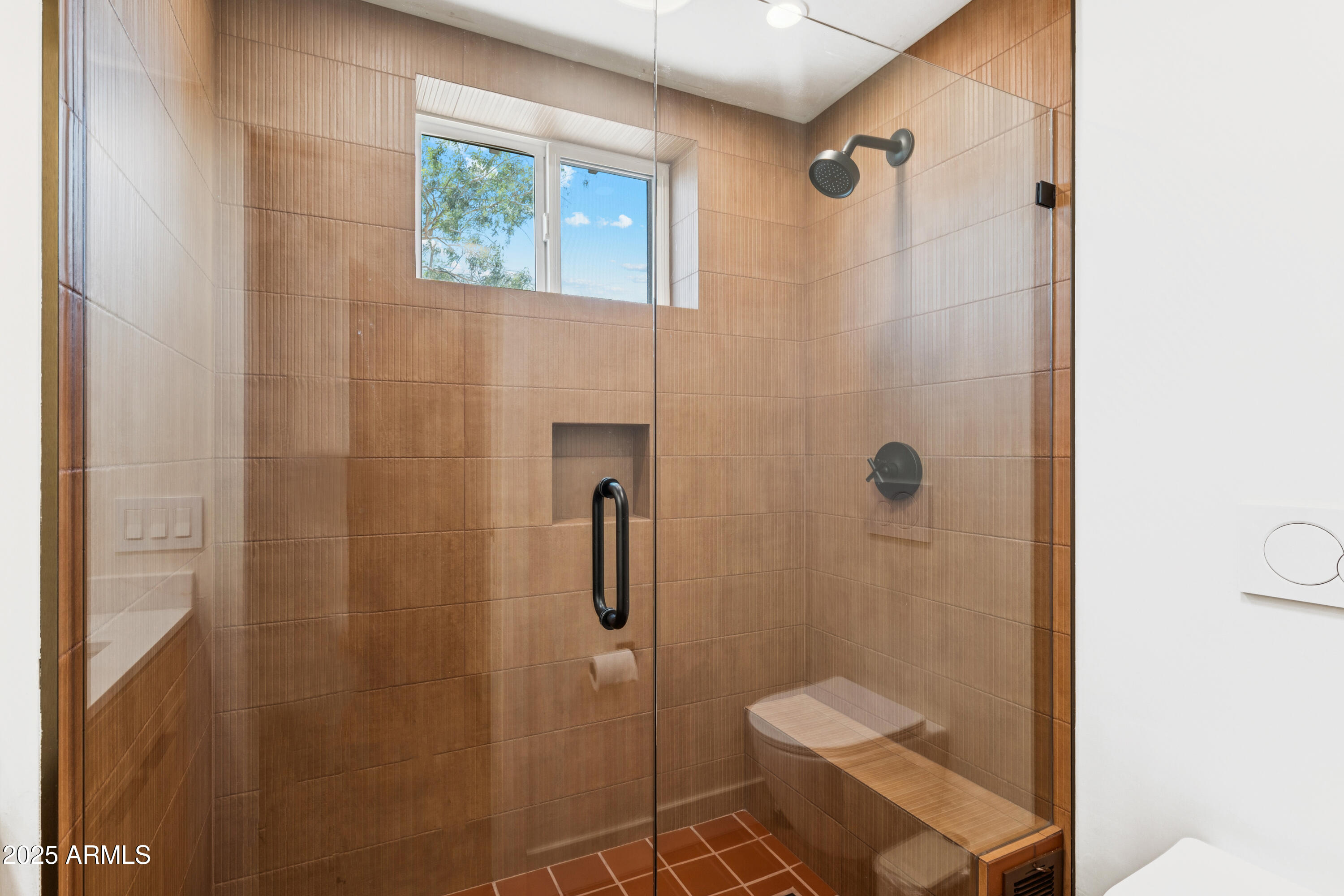 755 E MORELAND Street