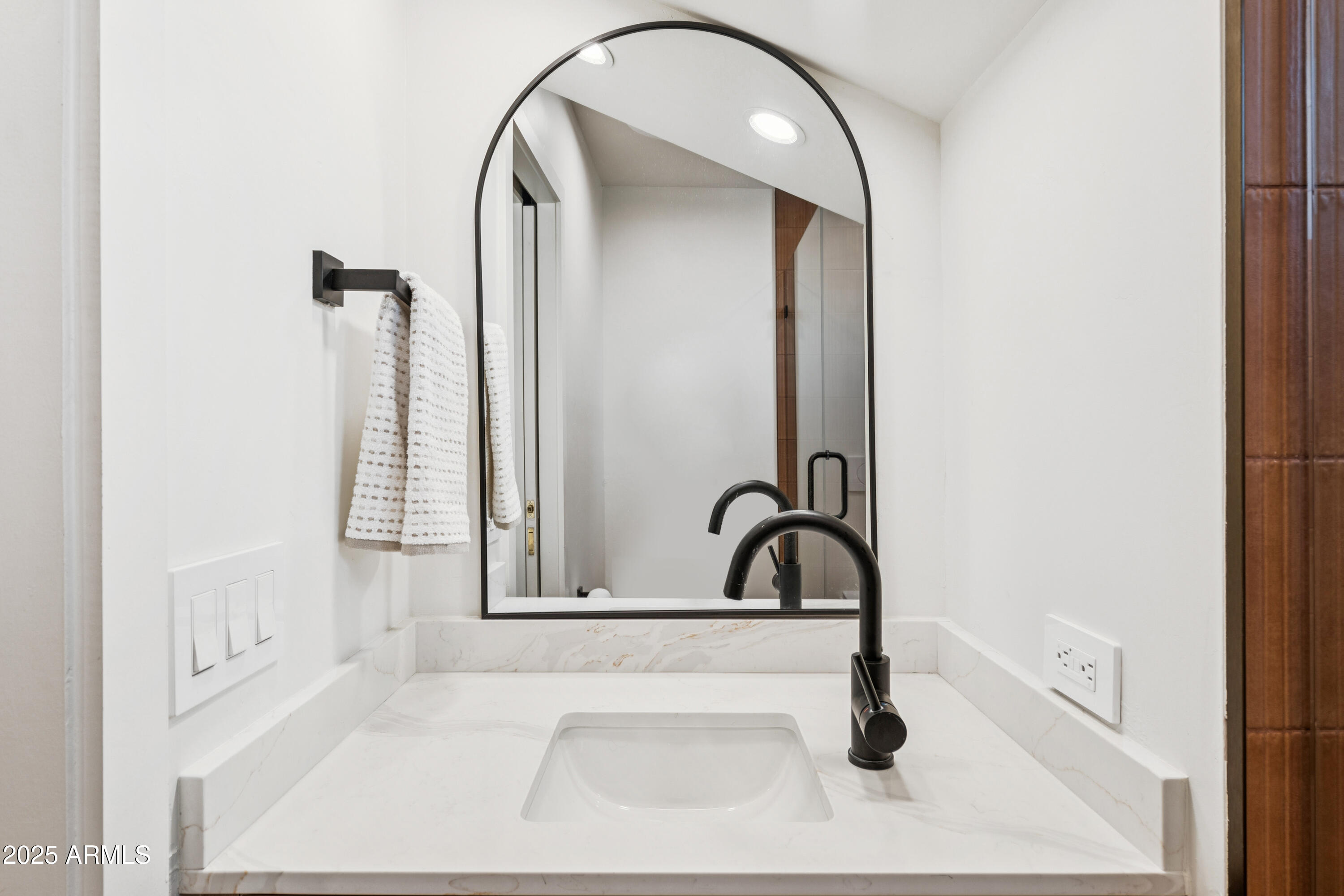 755 E MORELAND Street