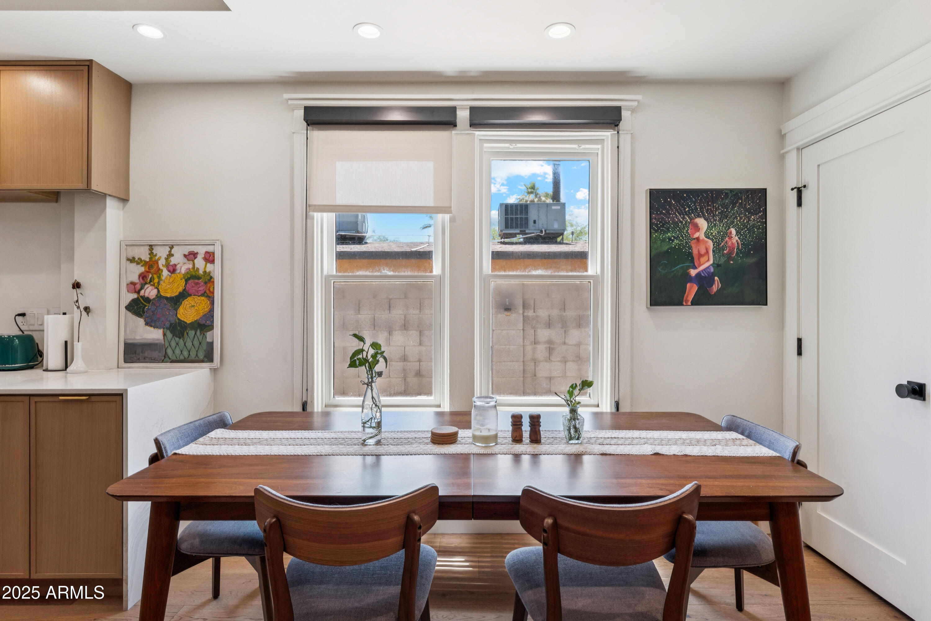 755 E MORELAND Street