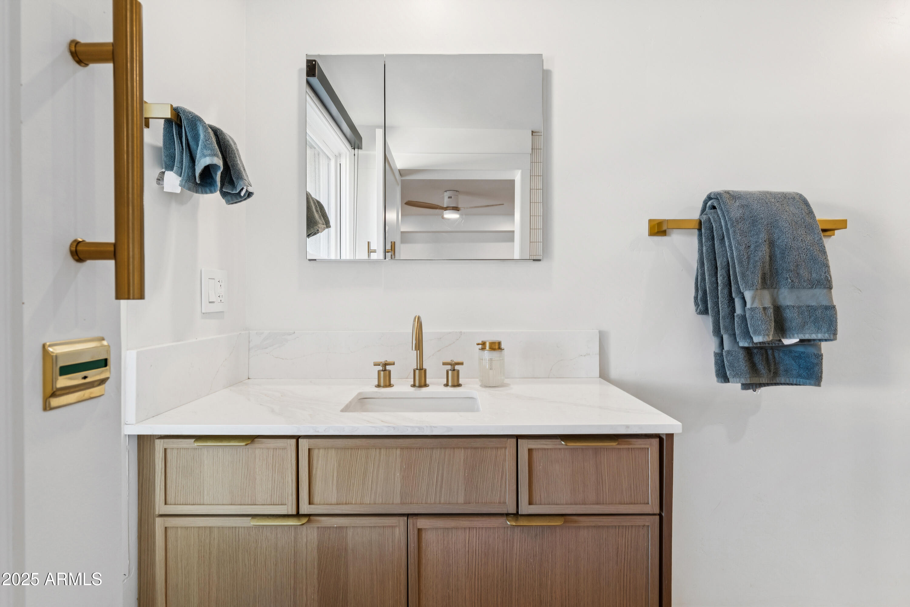 755 E MORELAND Street