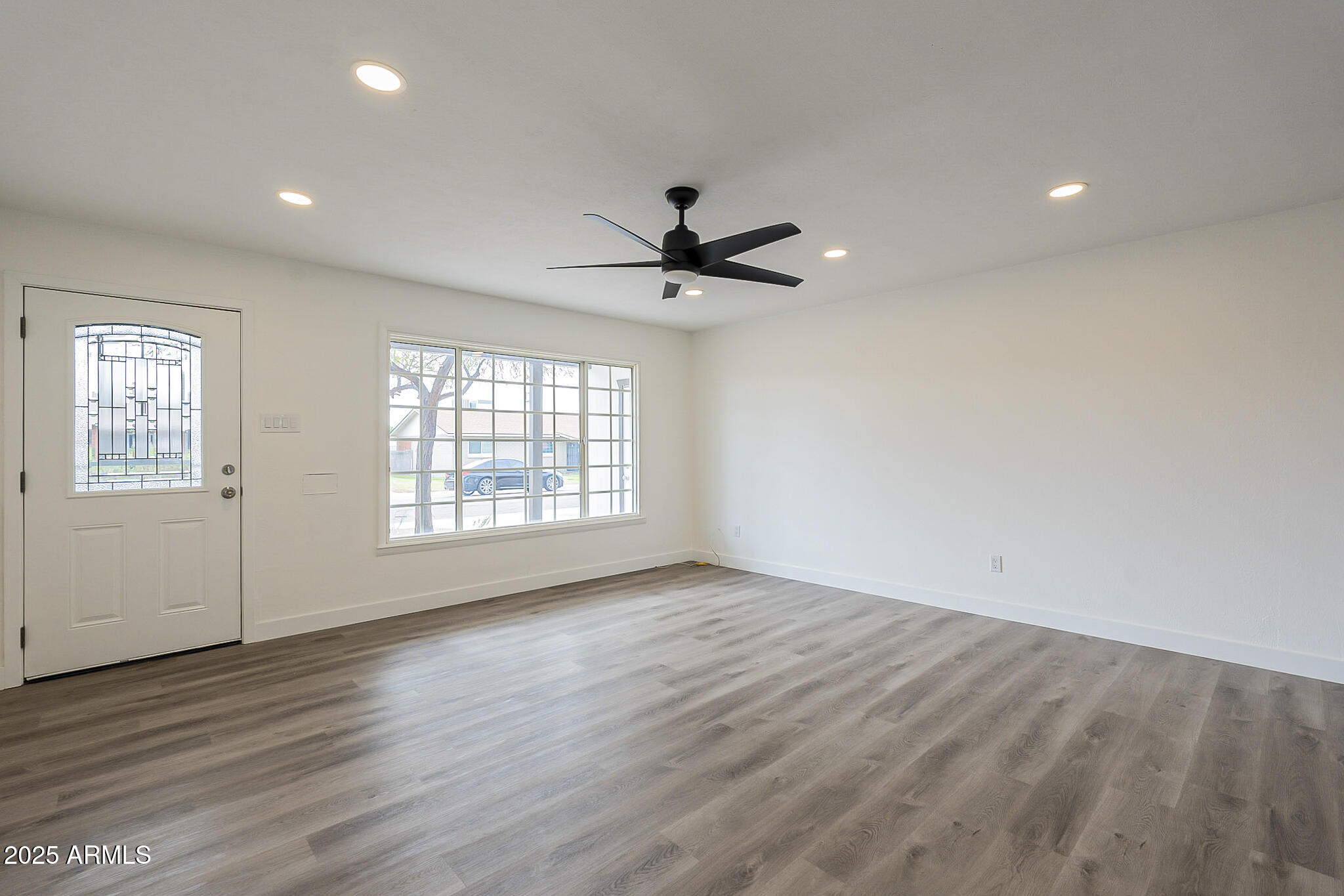 8124 E WHITTON Avenue