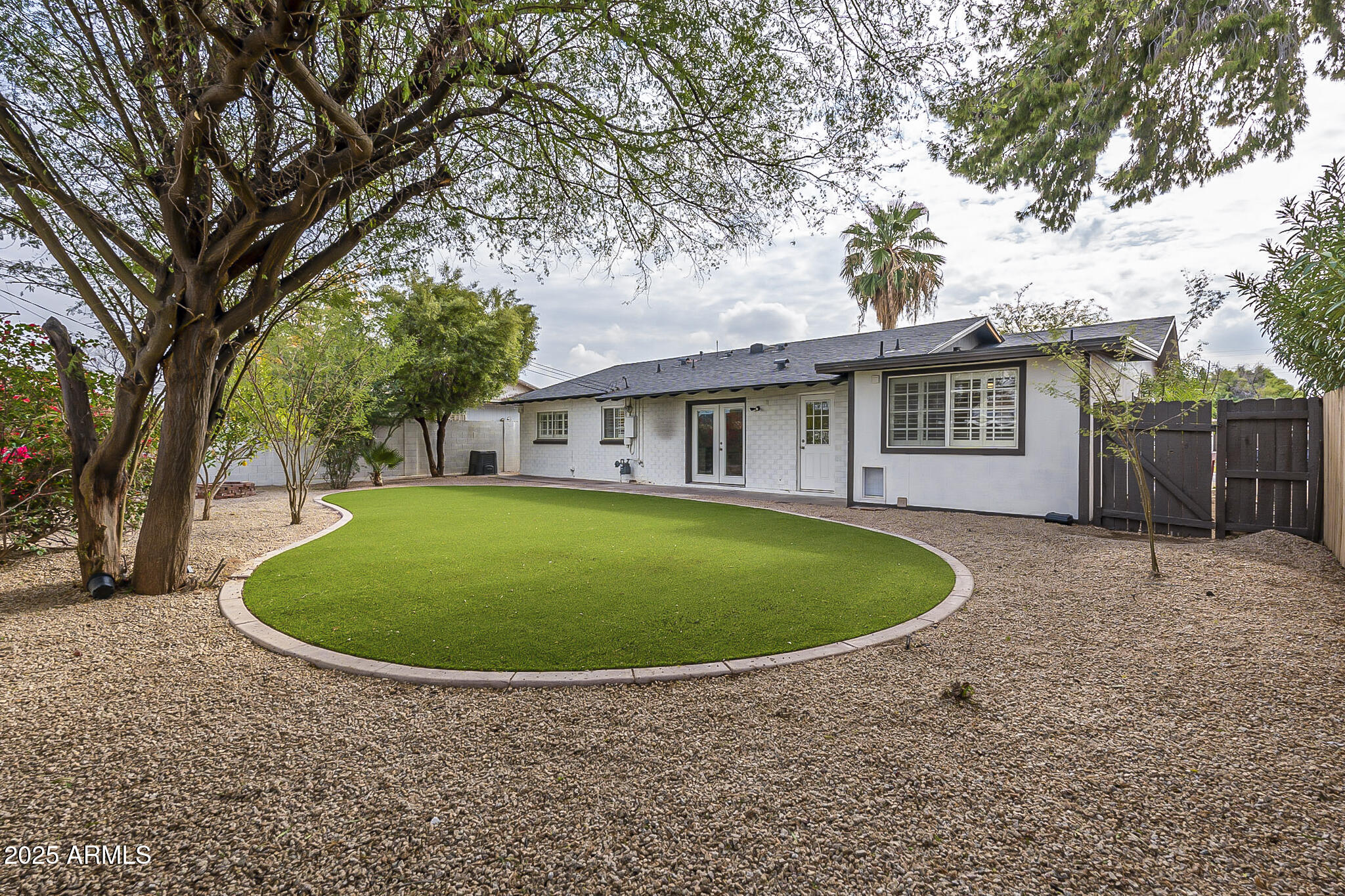 8124 E WHITTON Avenue