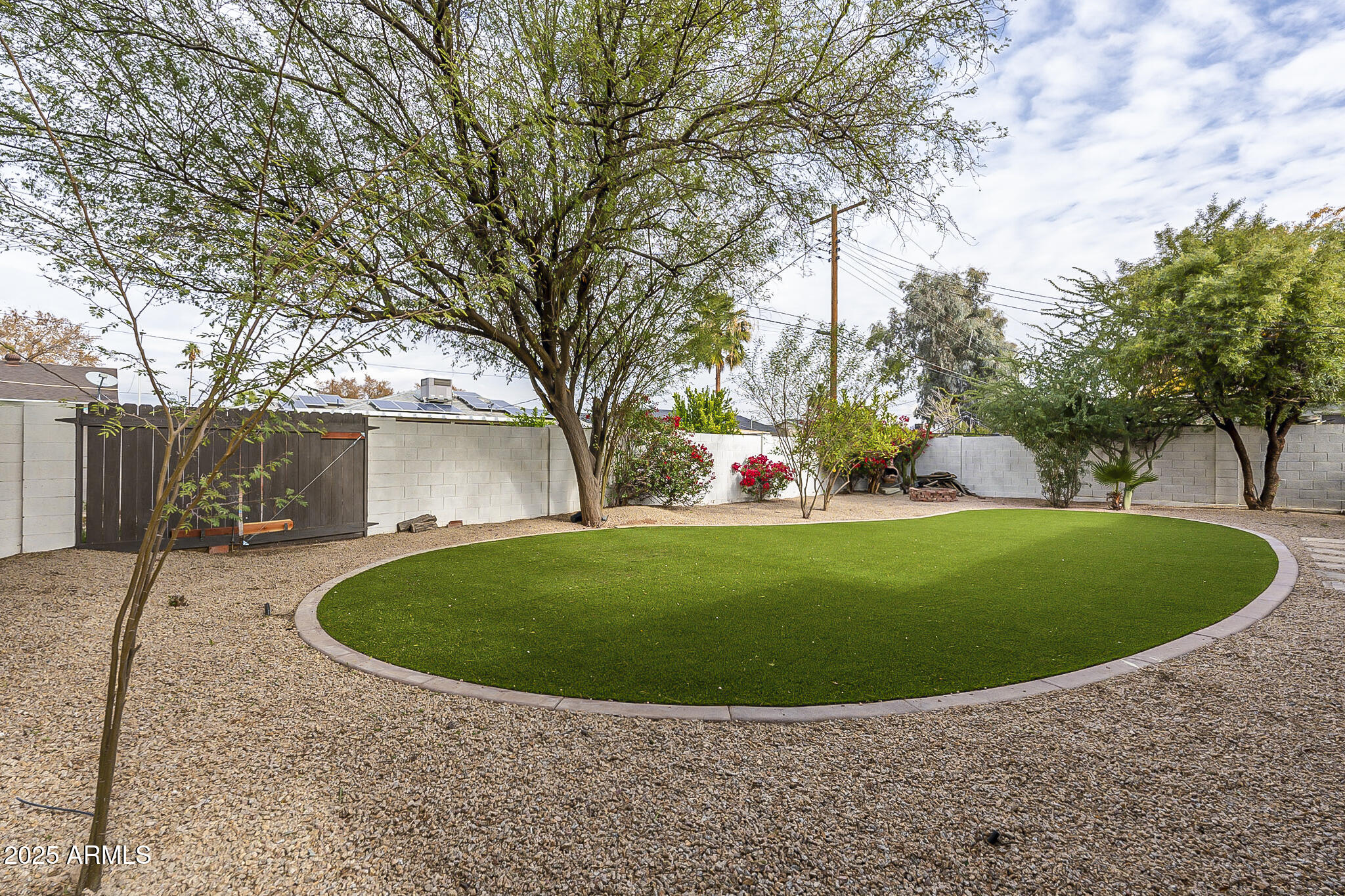 8124 E WHITTON Avenue