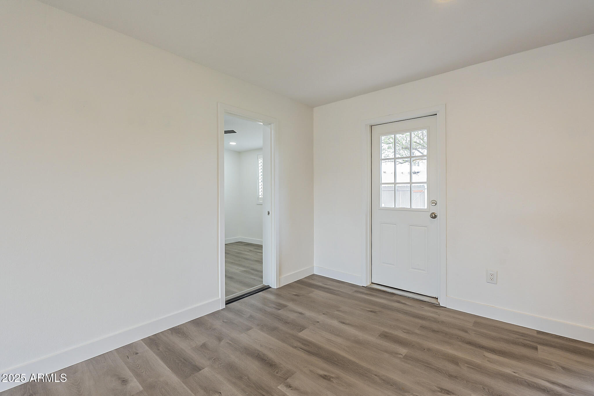 8124 E WHITTON Avenue