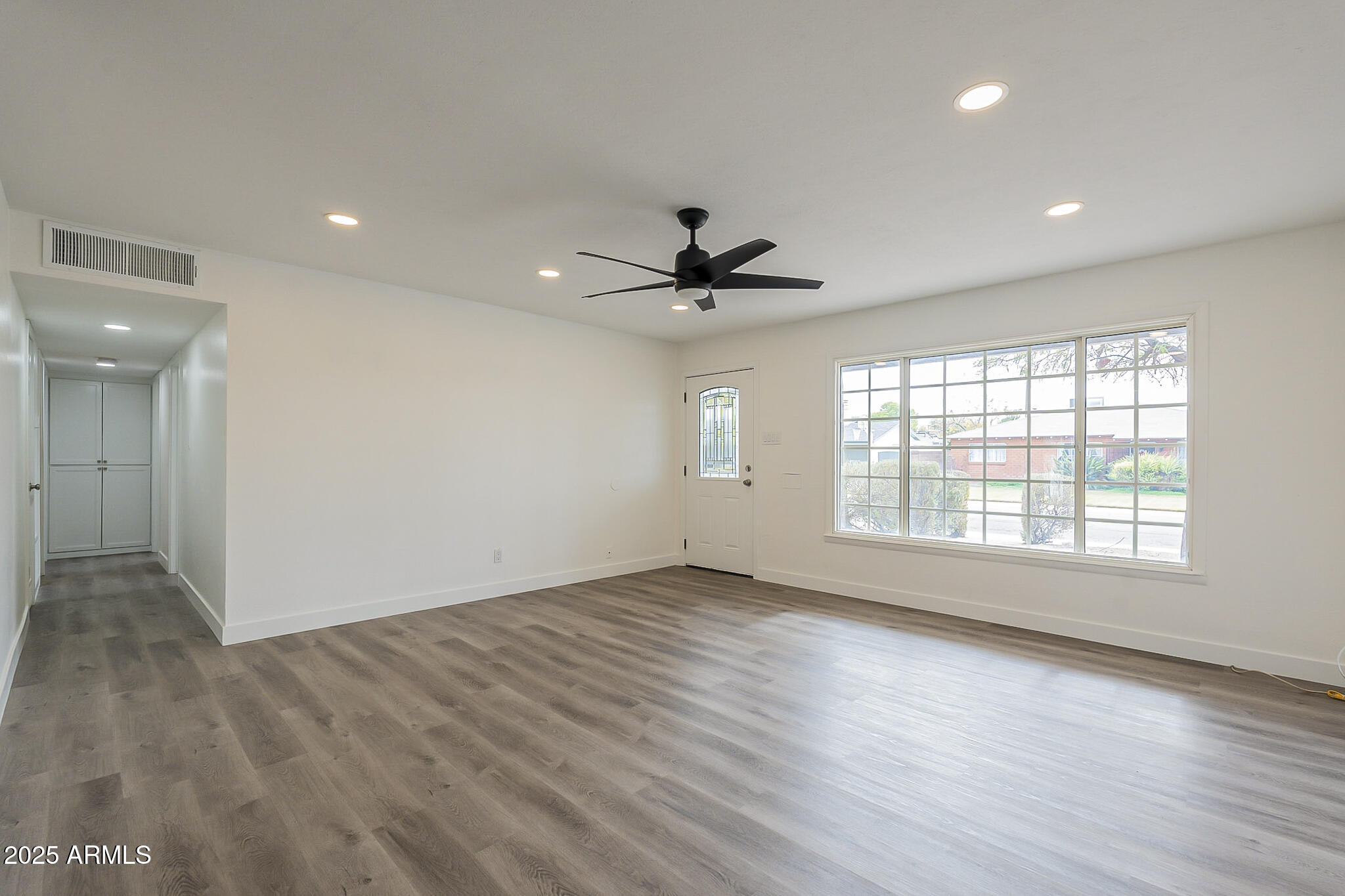 8124 E WHITTON Avenue