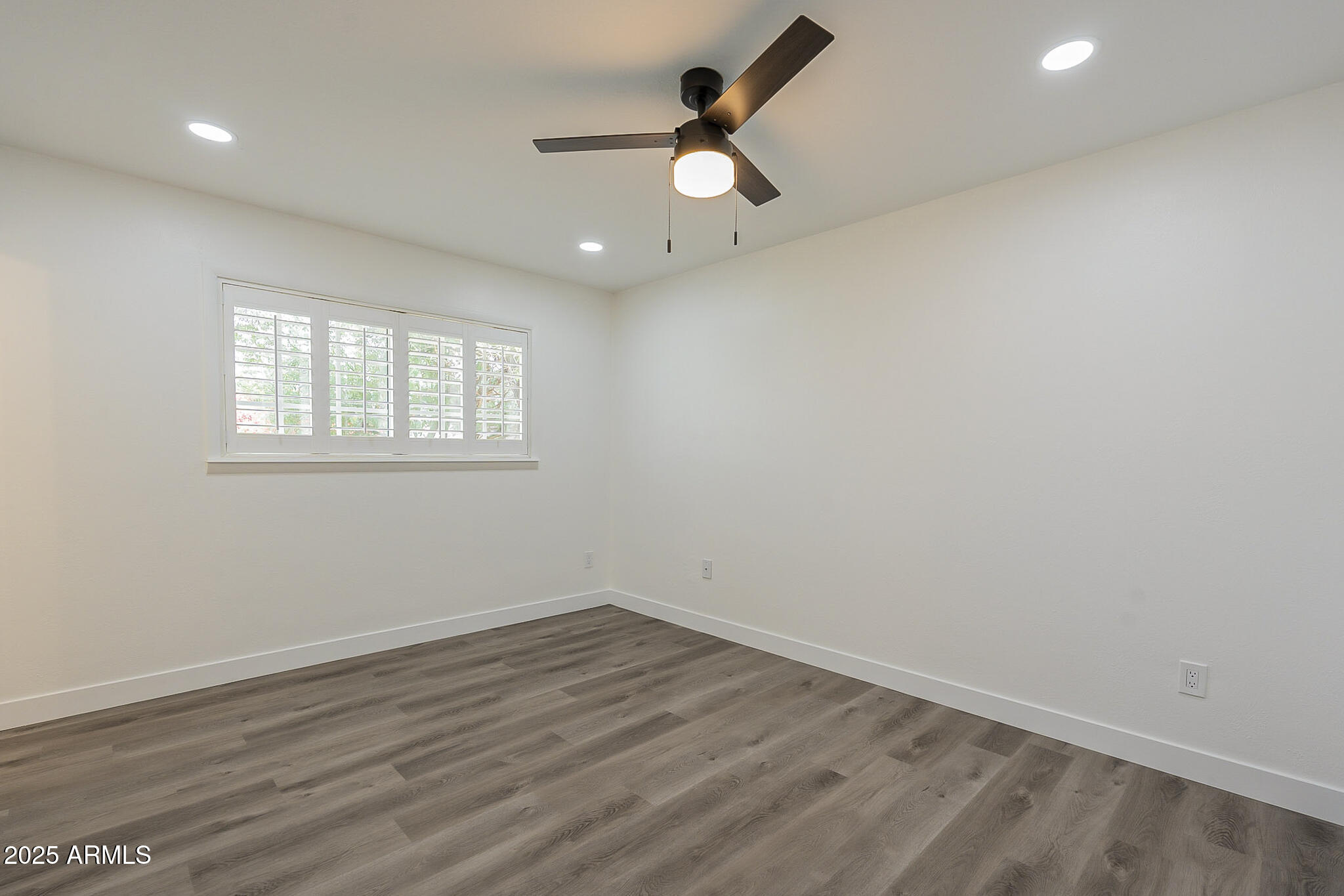 8124 E WHITTON Avenue