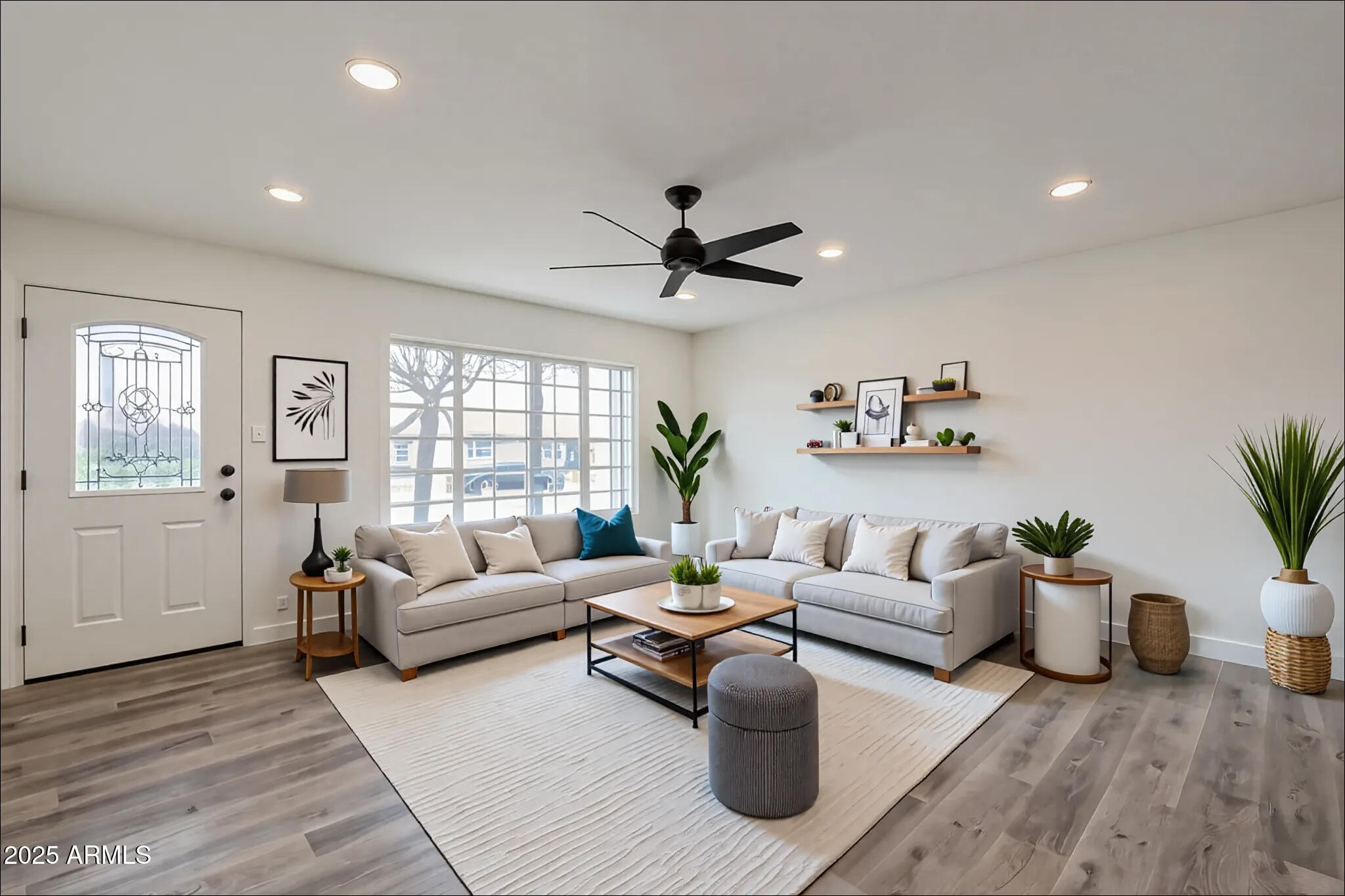 8124 E WHITTON Avenue